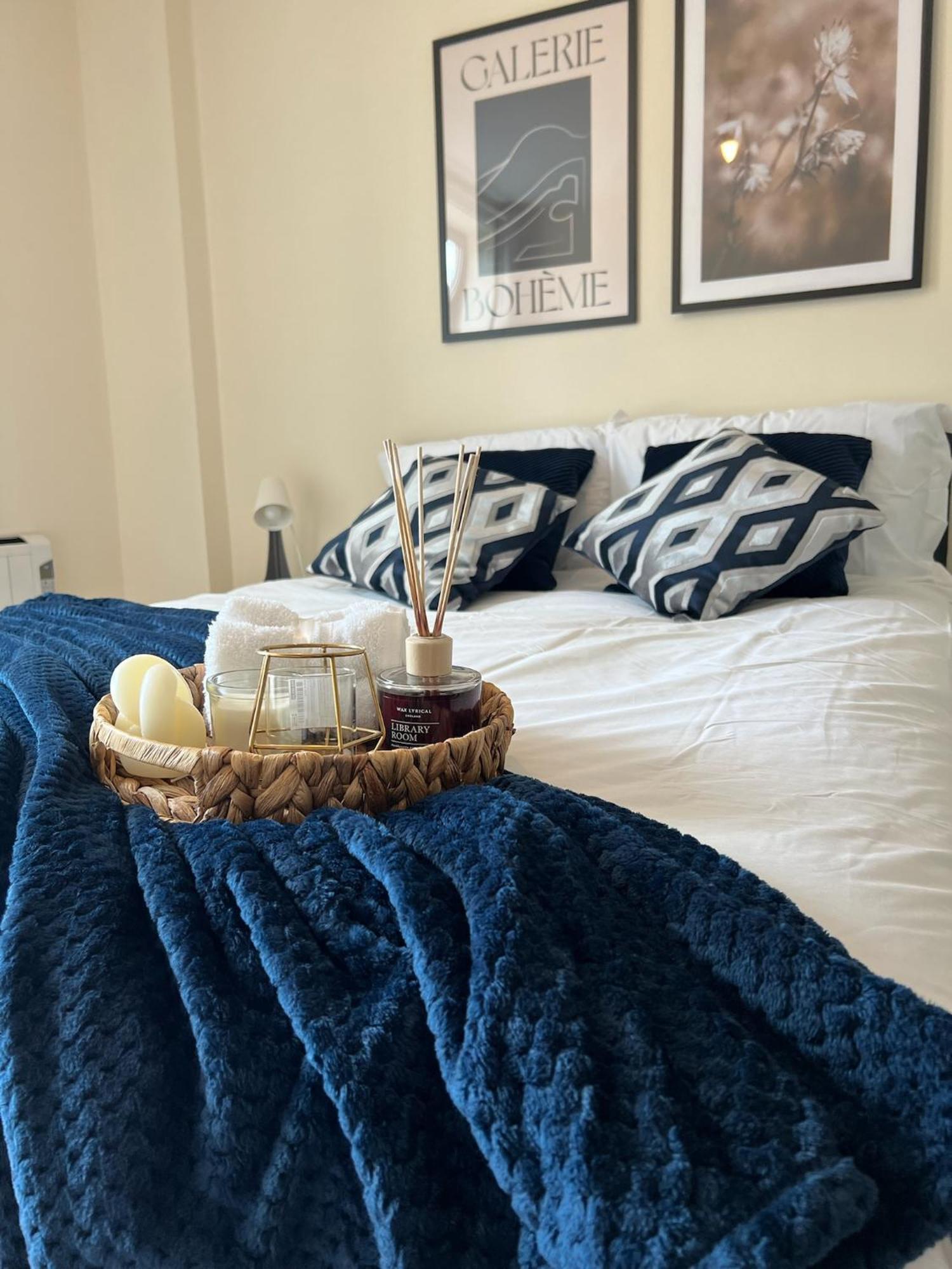 Modern 2 Bed, In The Heart Of Apartment