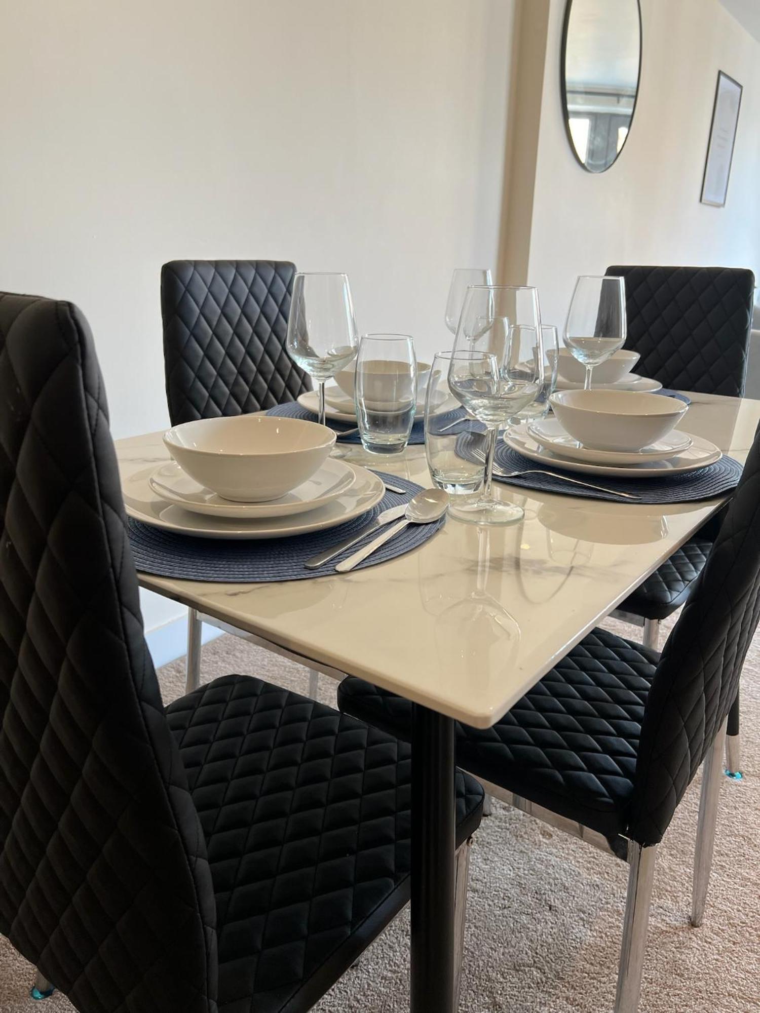 Modern 2 Bed, In The Heart Of *