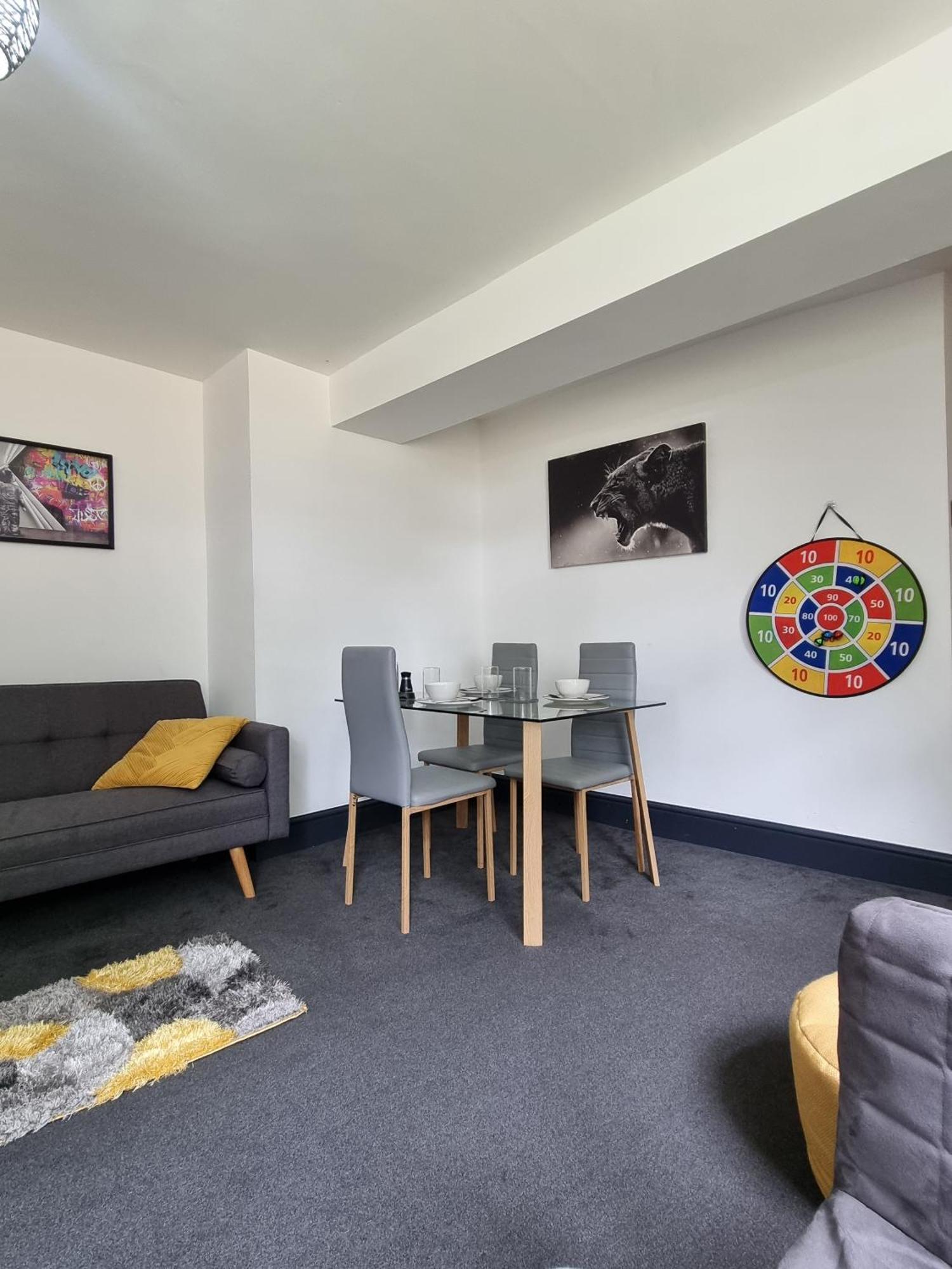 Moseley Sleeps 4 Jrz Apartment