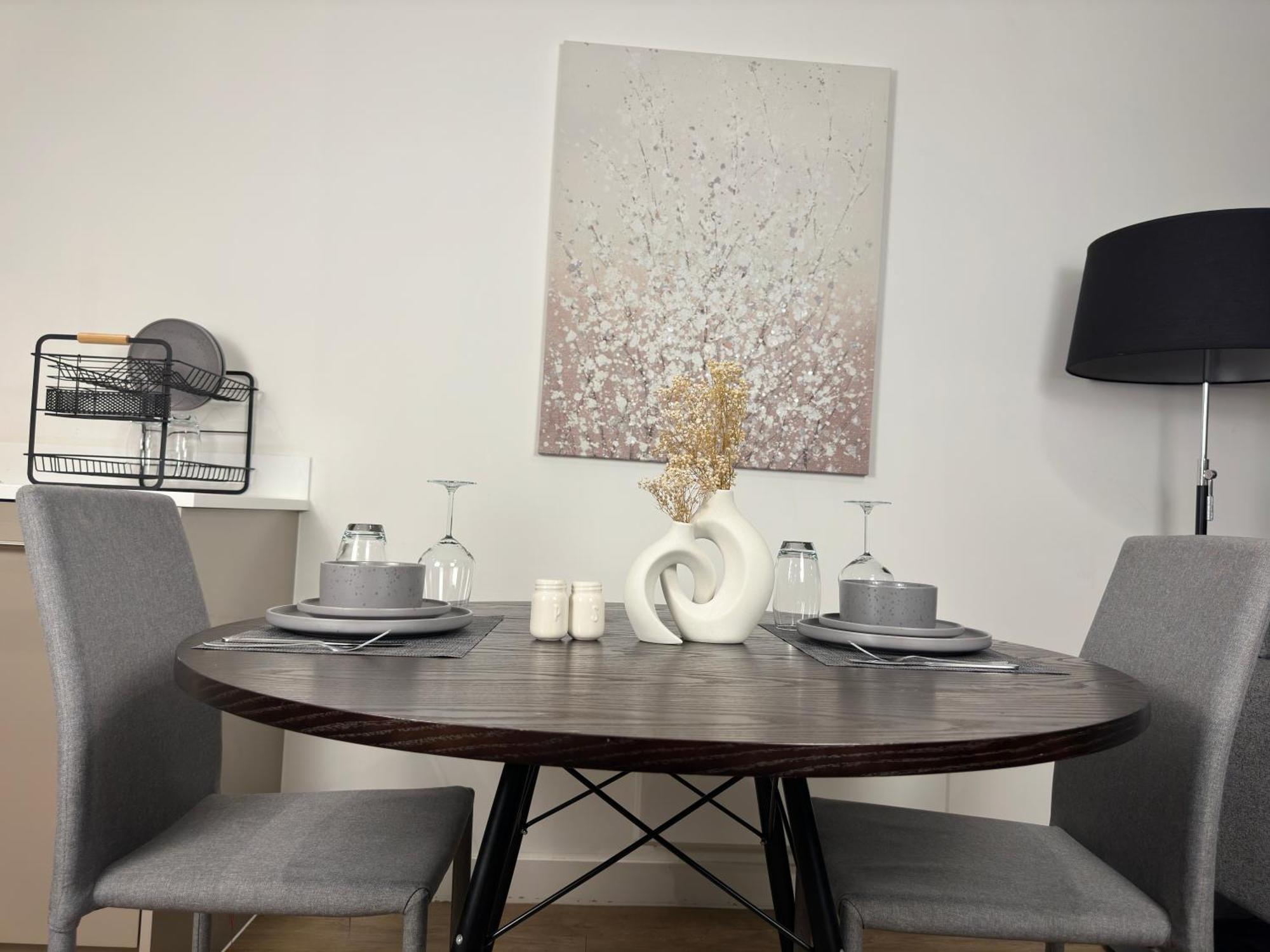 Apartment Cozy Centre With Free Parking And Free Gym *