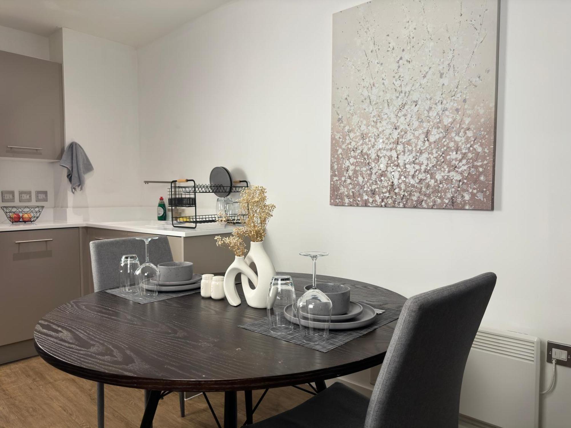 Cozy Centre With Free Parking And Free Gym Apartment