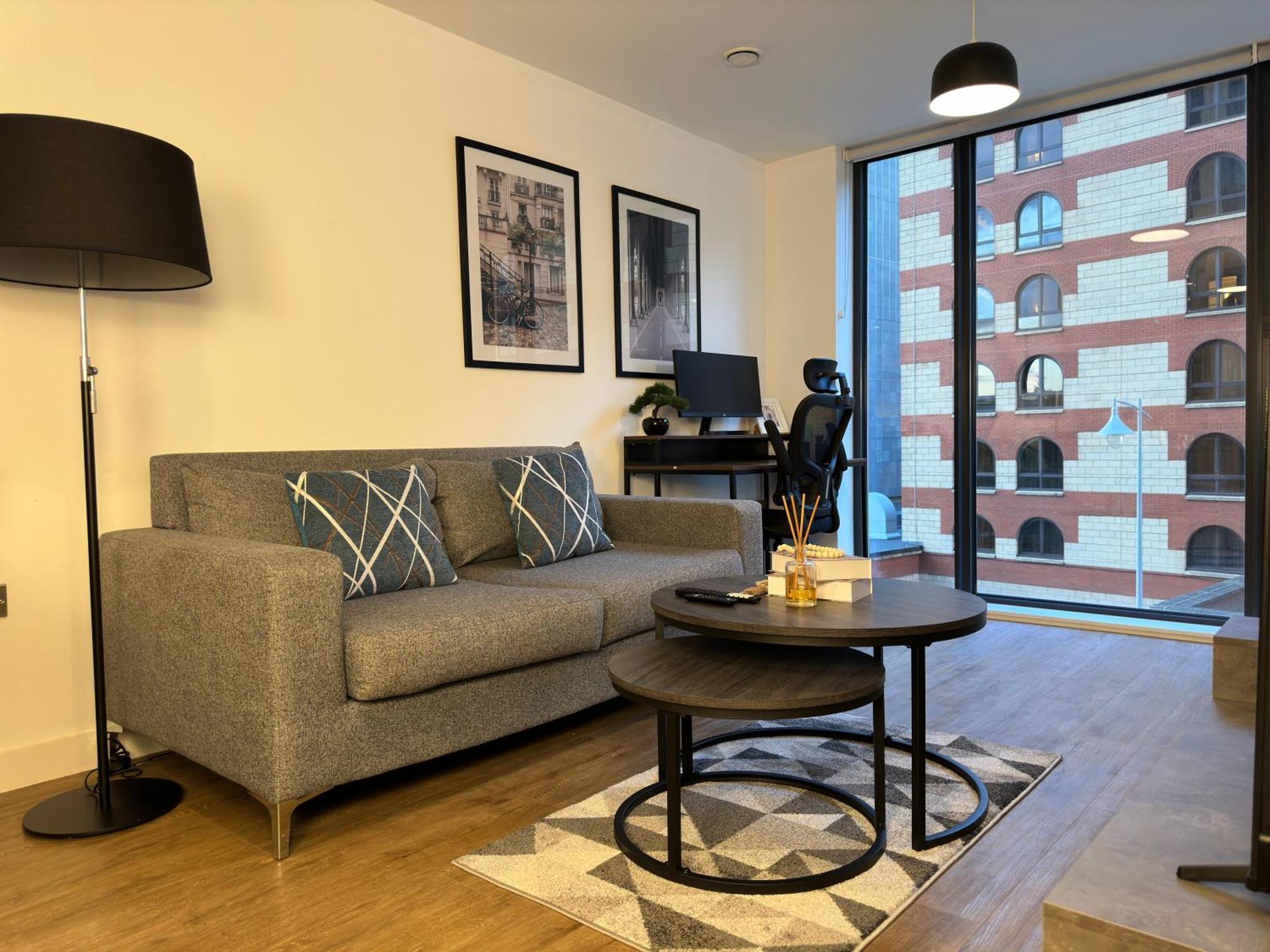 Apartment Cozy Centre With Free Parking And Free Gym