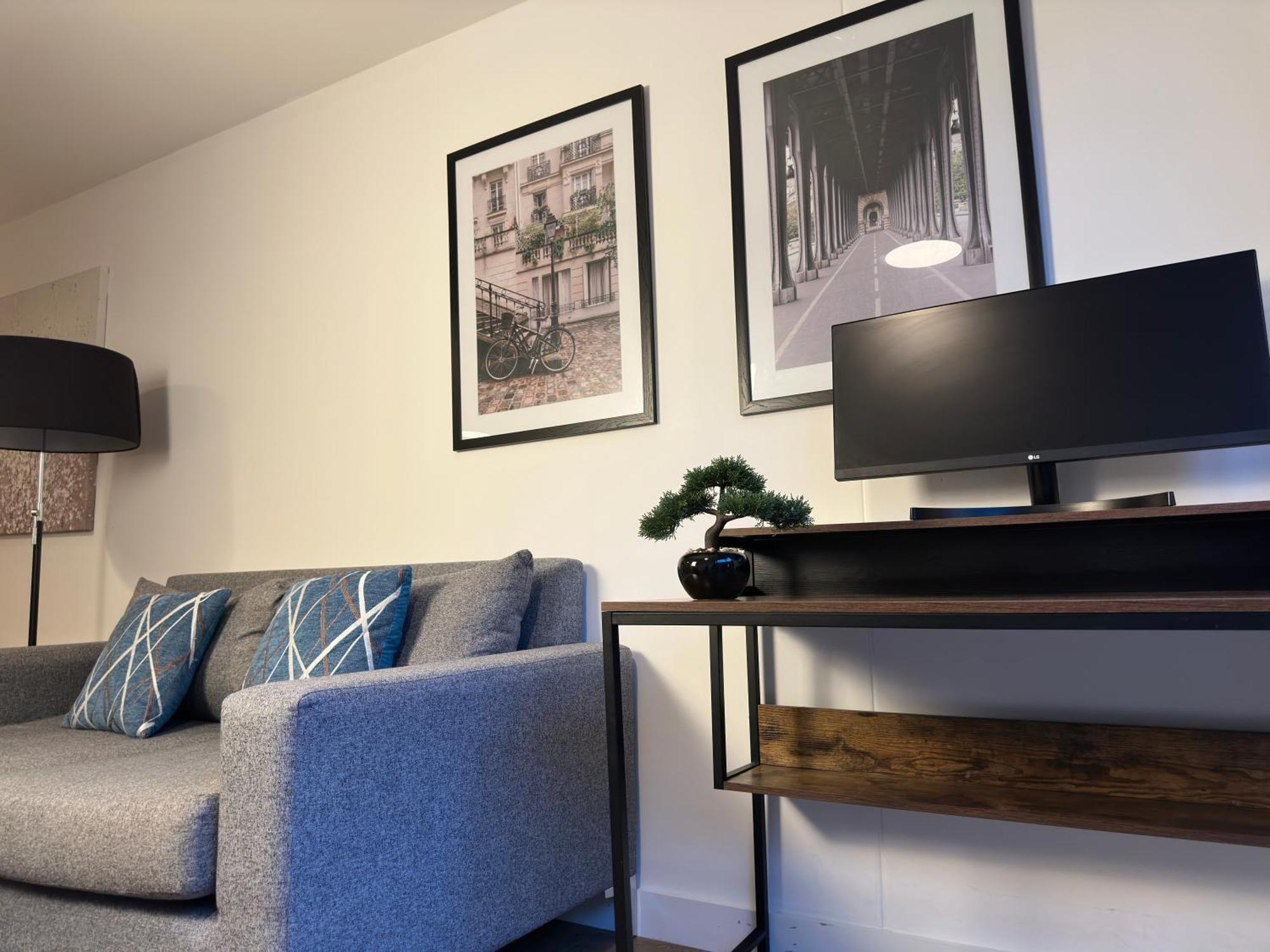 Cozy Centre With Free Parking And Free Gym Apartment