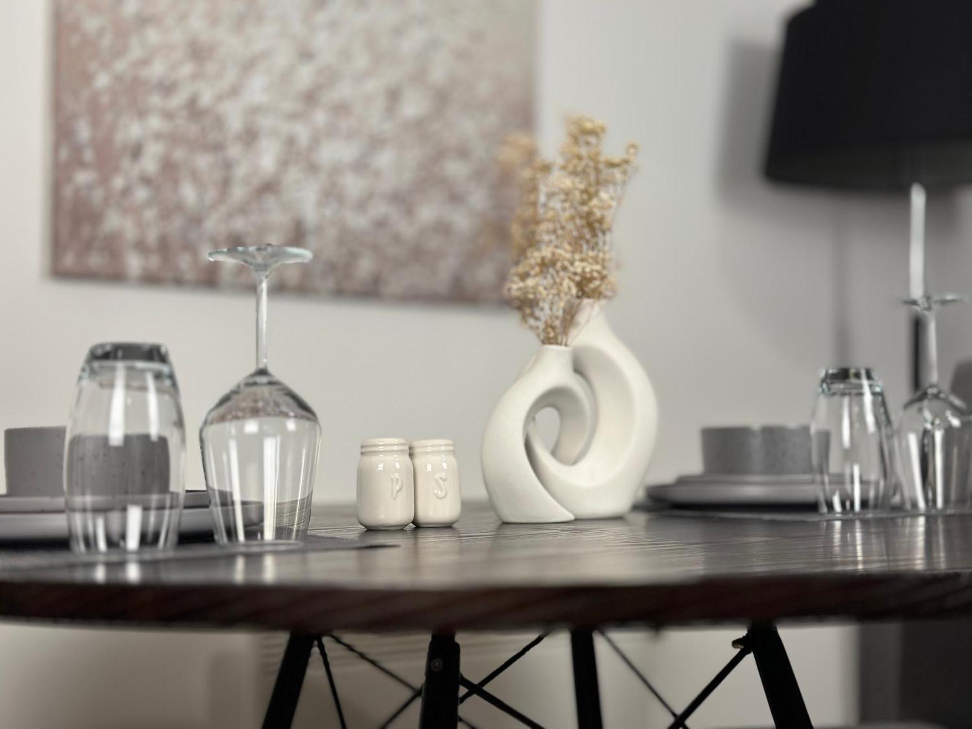 Apartment Cozy Centre With Free Parking And Free Gym *