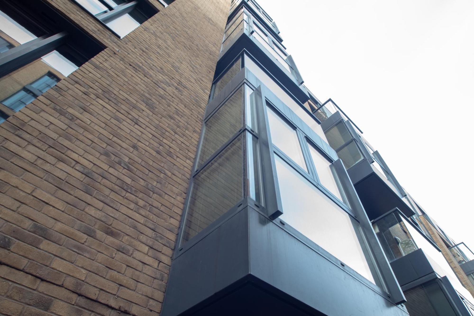 Spacious 1 Bed With Workspace, Coffee & Free Secure Parking Birmingham
