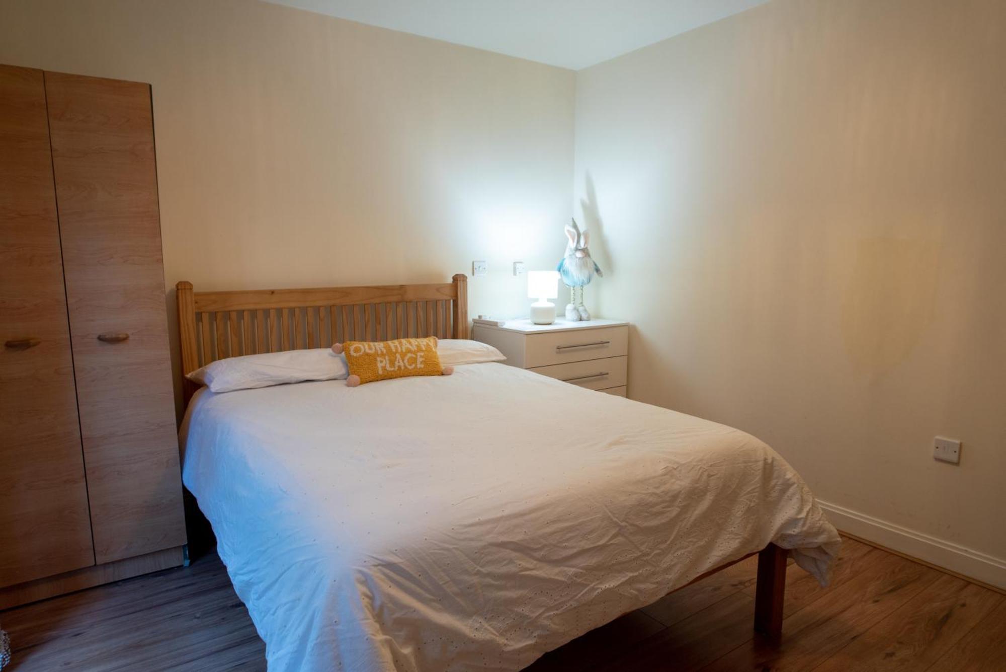 Spacious 1 Bed With Workspace, Coffee & Free Secure Parking Birmingham