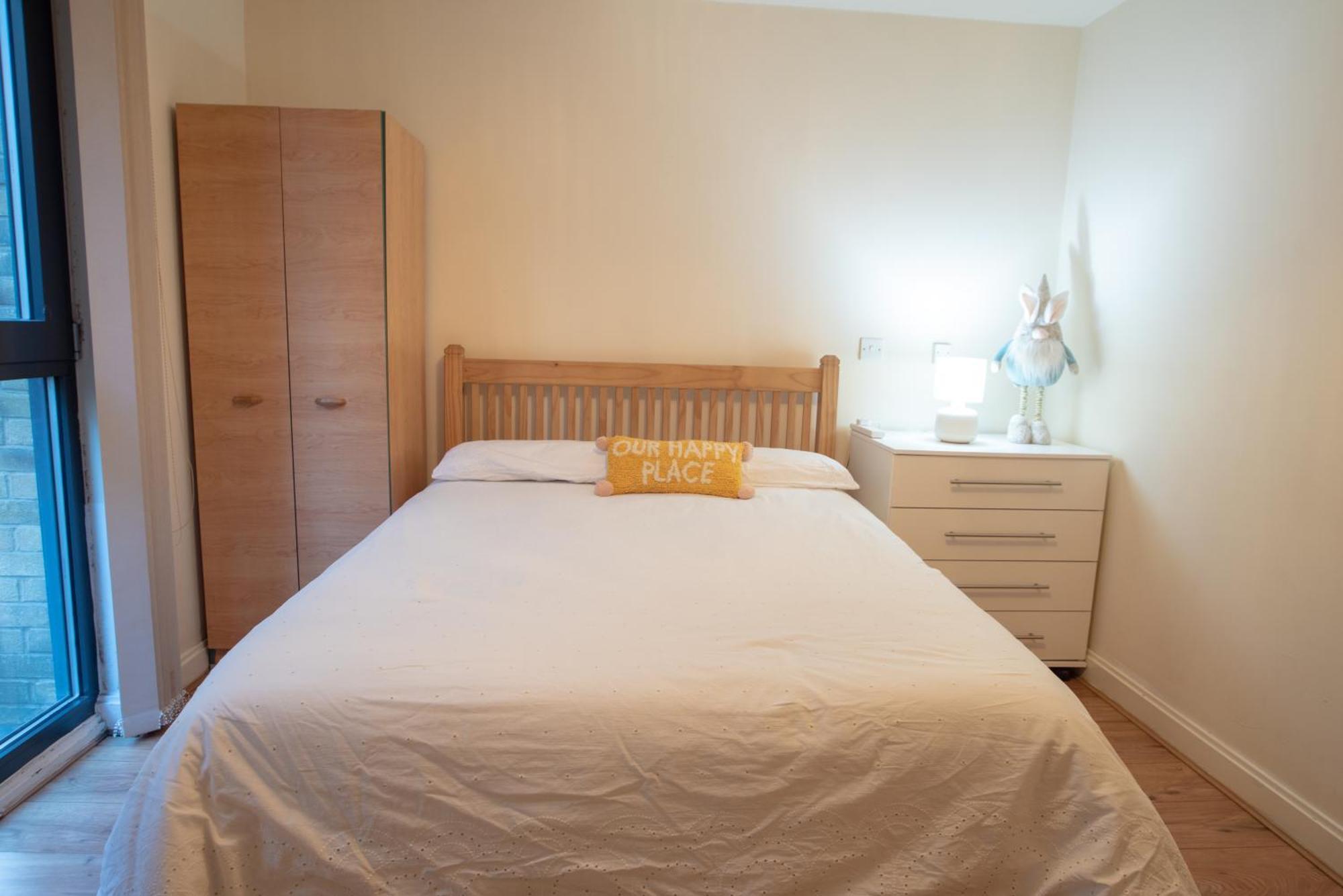 Apartment Spacious 1 Bed With Workspace, Coffee & Free Secure Parking Birmingham