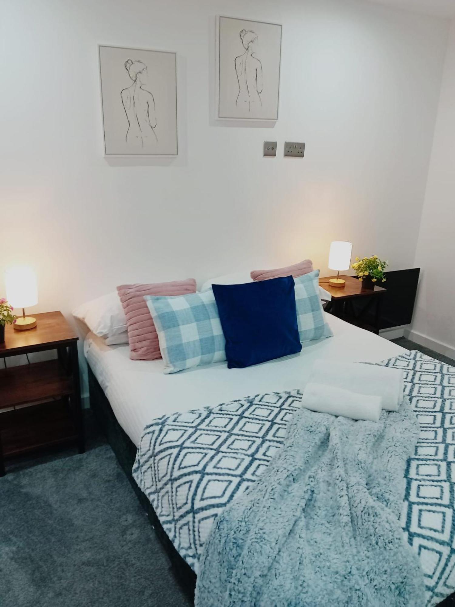 Centre Apartments, Free Parking - Quality Apartment *