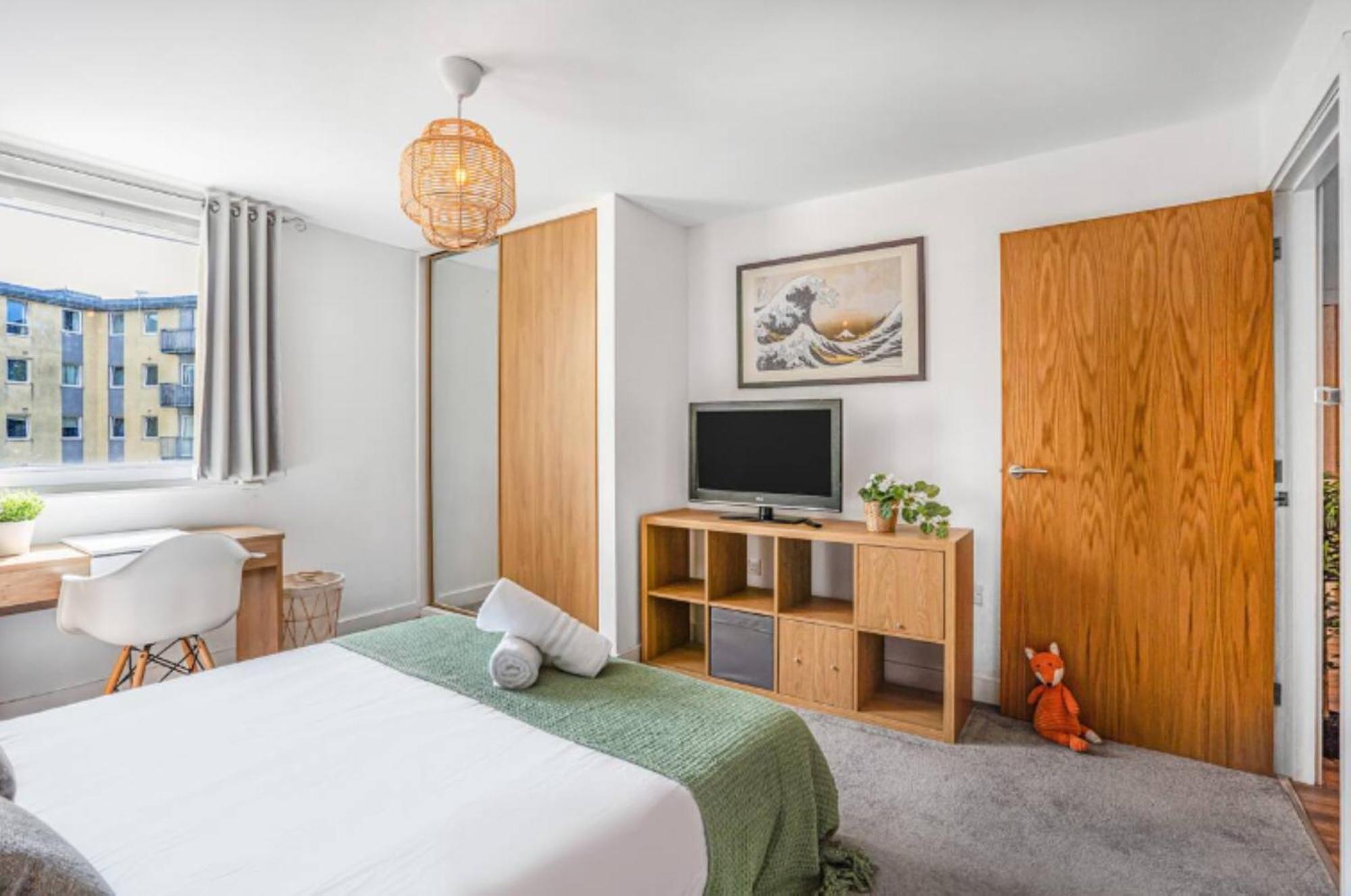 Oriental 2 Bed 2 Bath Netflix And Free Parking, Games- Maihom Apartment *