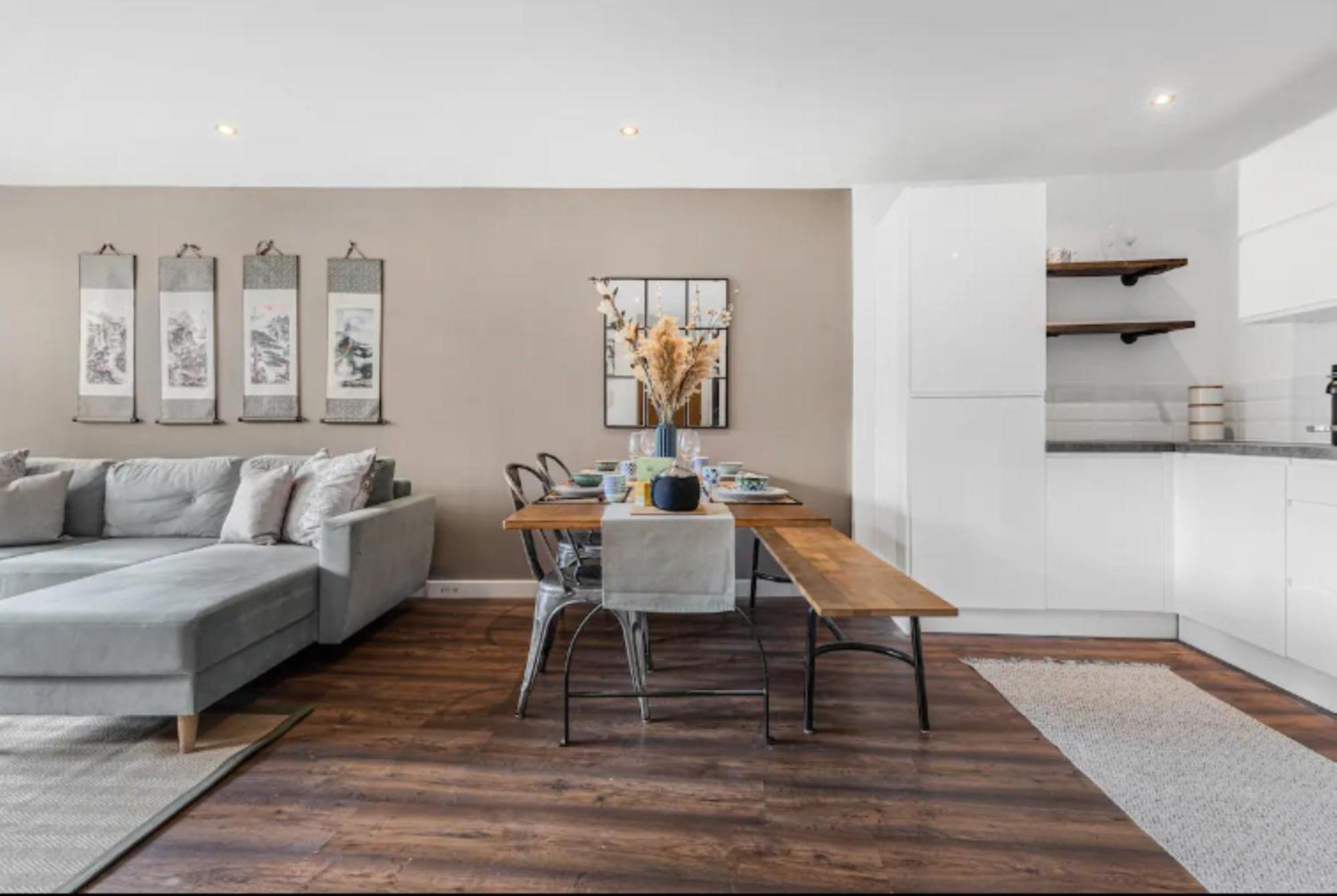 Oriental 2 Bed 2 Bath Netflix And Free Parking, Games- Maihom *