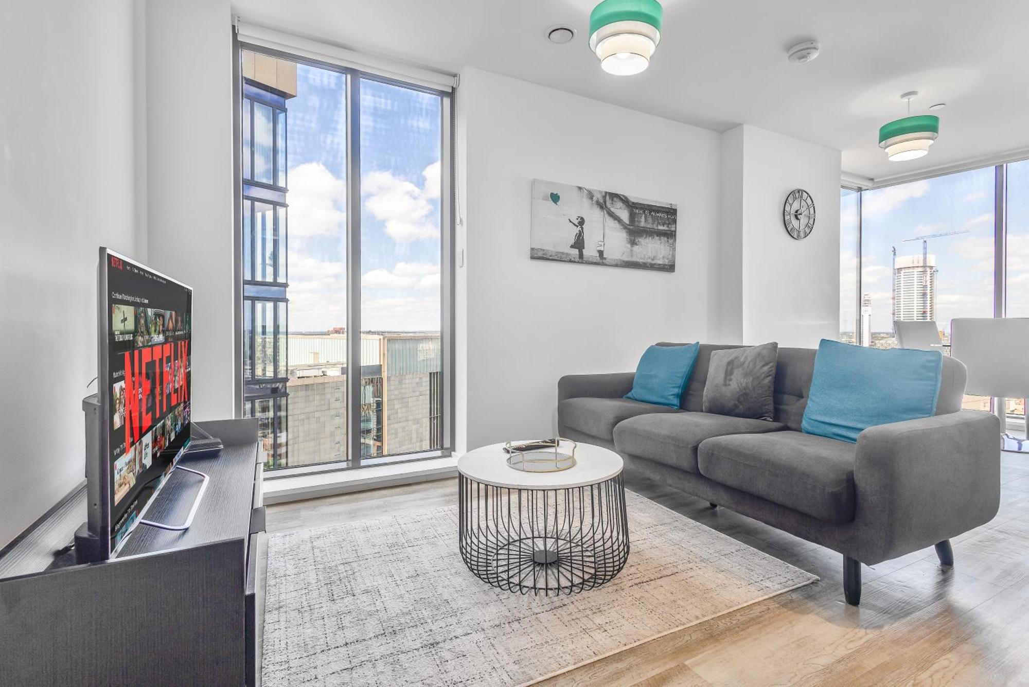 Luxury 2 Bedroom Apartment, On Broad Street! * Birmingham