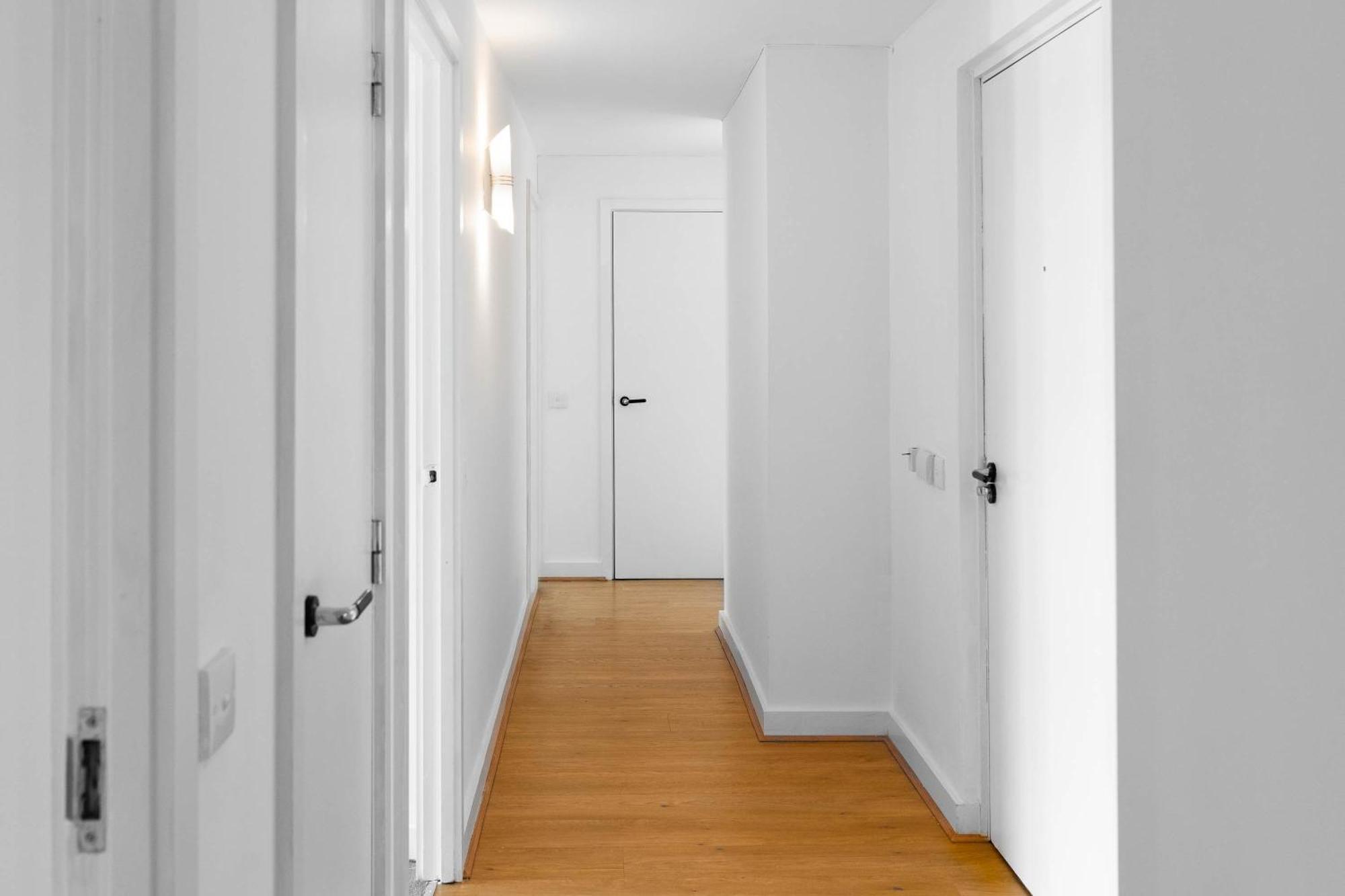 Apartment Luxury Two Bedroom - Centre - Secure Parking 99q *