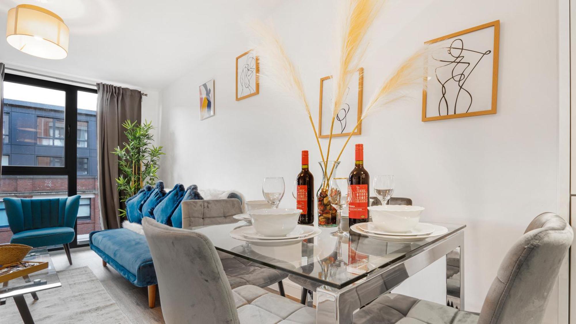Apartment Oceanic Bliss: 2 Bed 2 Bath + Free Park + Netflix *