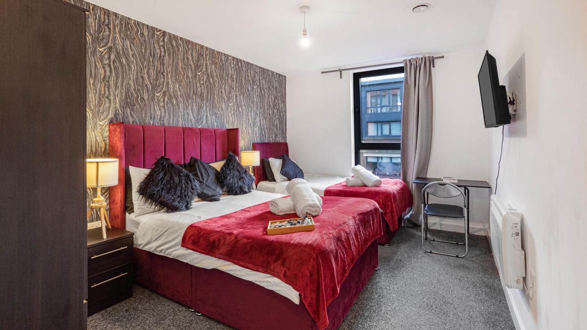 Oceanic Bliss: 2 Bed 2 Bath + Free Park + Netflix Birmingham