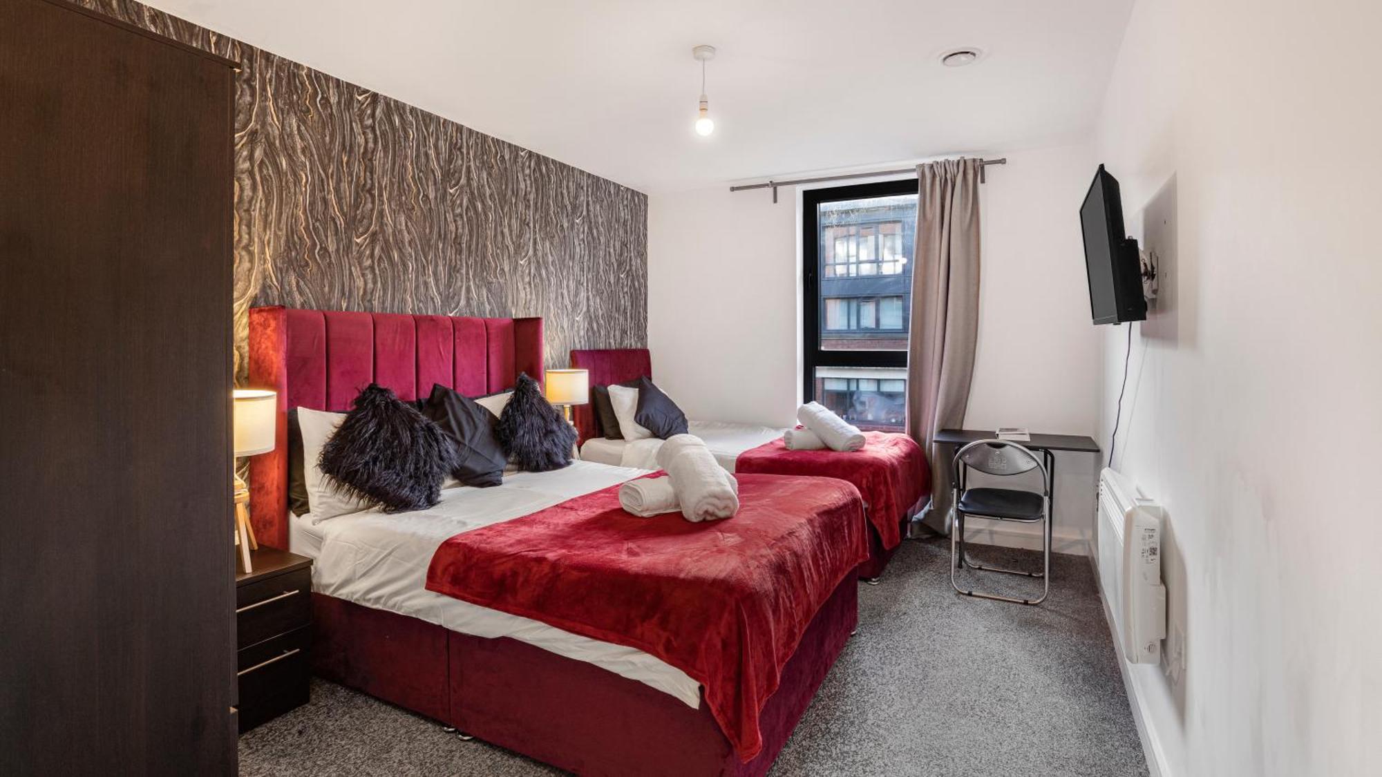 Oceanic Bliss: 2 Bed 2 Bath + Free Park + Netflix Birmingham