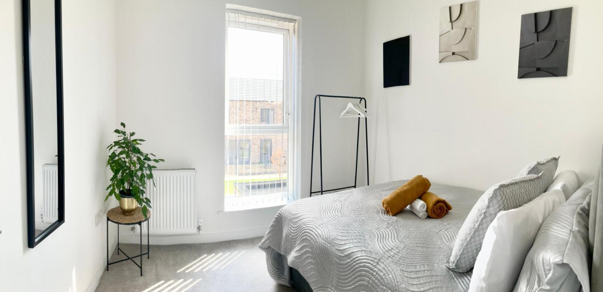 The Parkes A Stylish 3br House With Free Parking, 5 Mins From Close To The Edgbaston Stadium, The Hippodrome, Uob, Aston And Bcu, China Town, Kings Heath Bhx Airport And Much * Birmingham