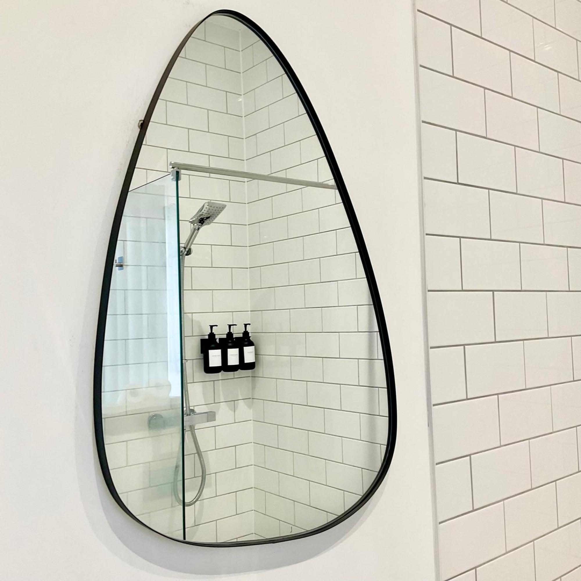 The Parkes A Stylish 3br House With Free Parking, 5 Mins From Close To The Edgbaston Stadium, The Hippodrome, Uob, Aston And Bcu, China Town, Kings Heath Bhx Airport And Much *