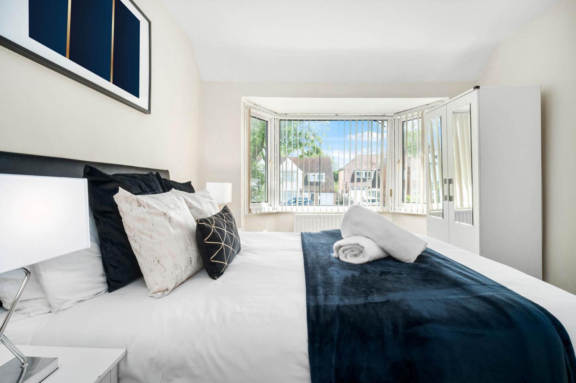 Luxury 3 Bedroom House - Parking - Garden - Pool & Tennis Table - Rated - 782s Holiday home Birmingham