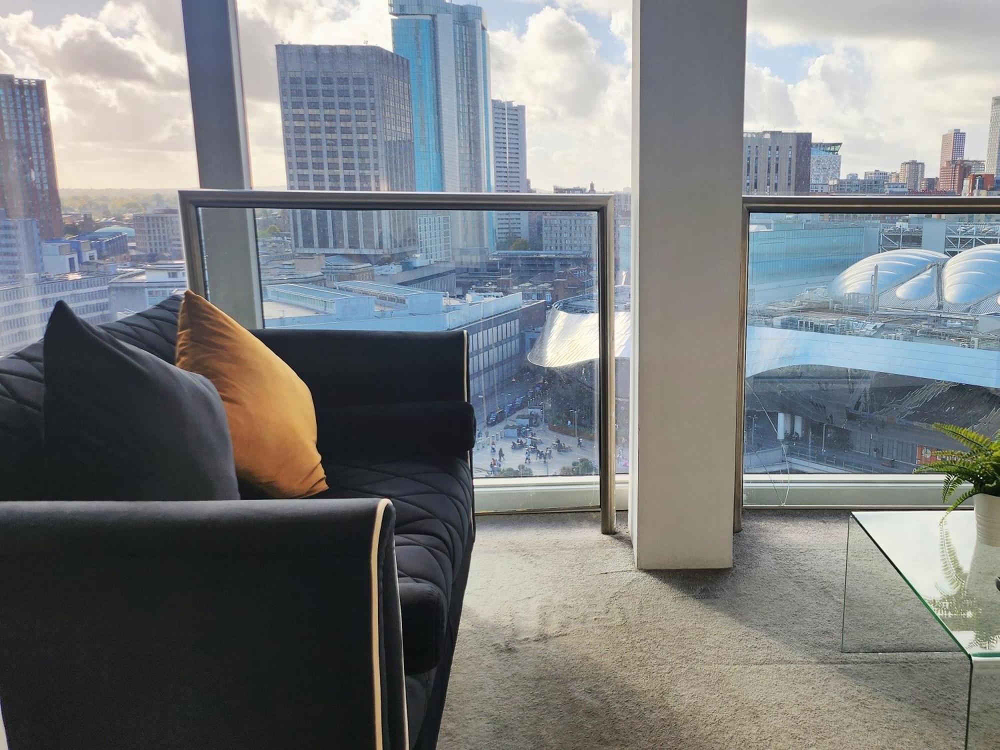 Cityscape In With Self Checkin Aparthotel