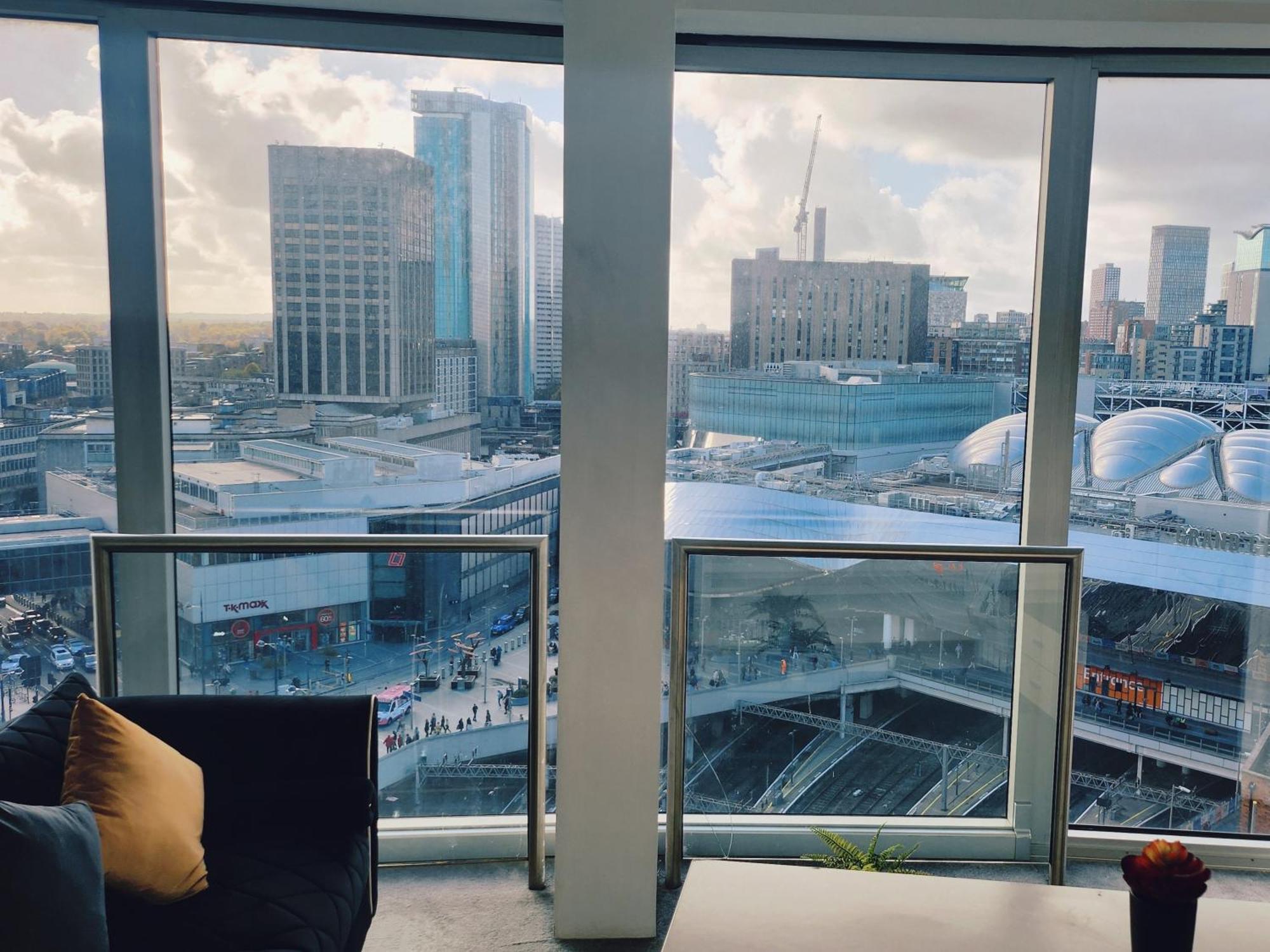 Aparthotel Cityscape In With Self Checkin