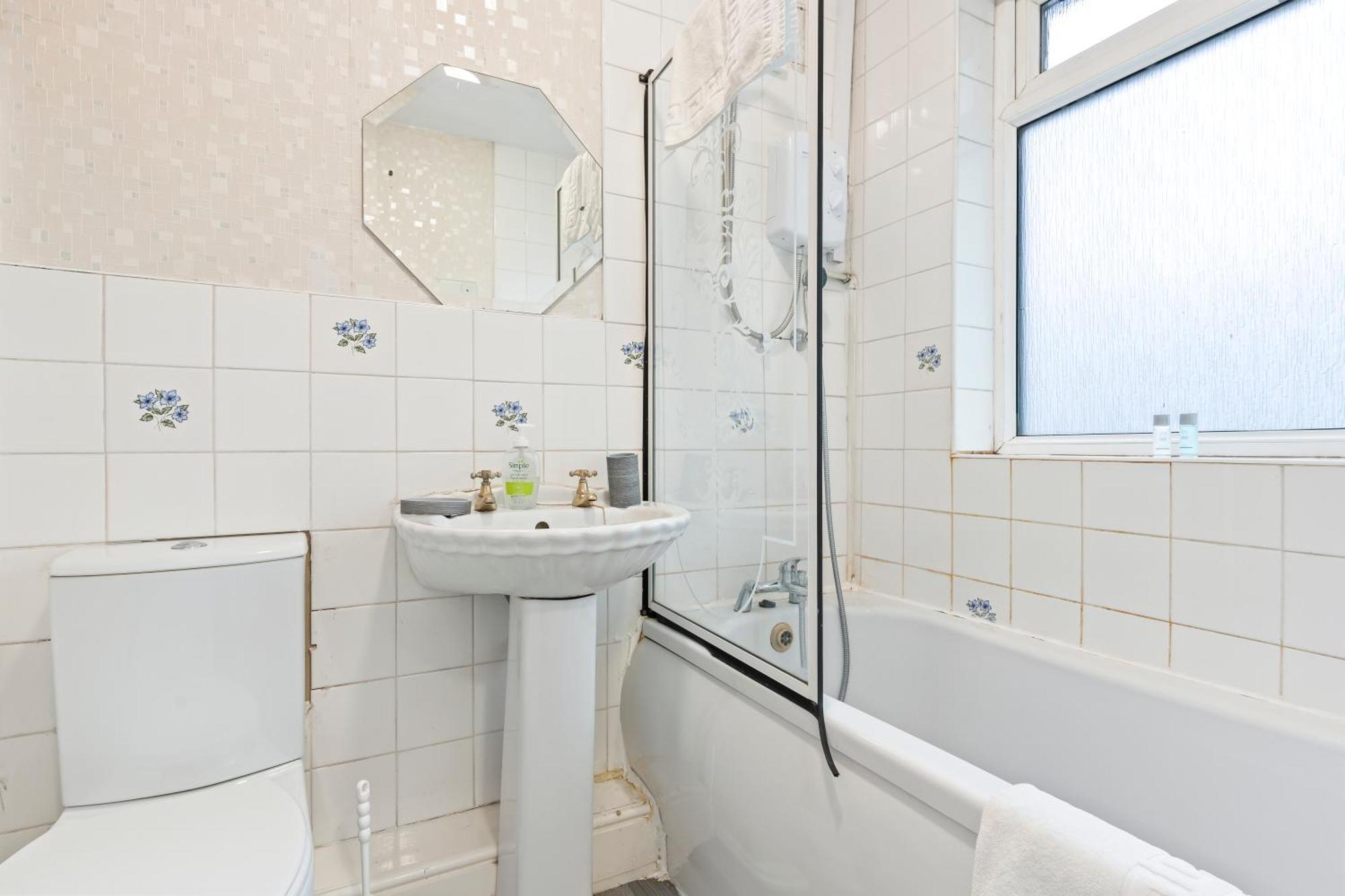 Holiday home Spacious 3-bed House In Birmingham