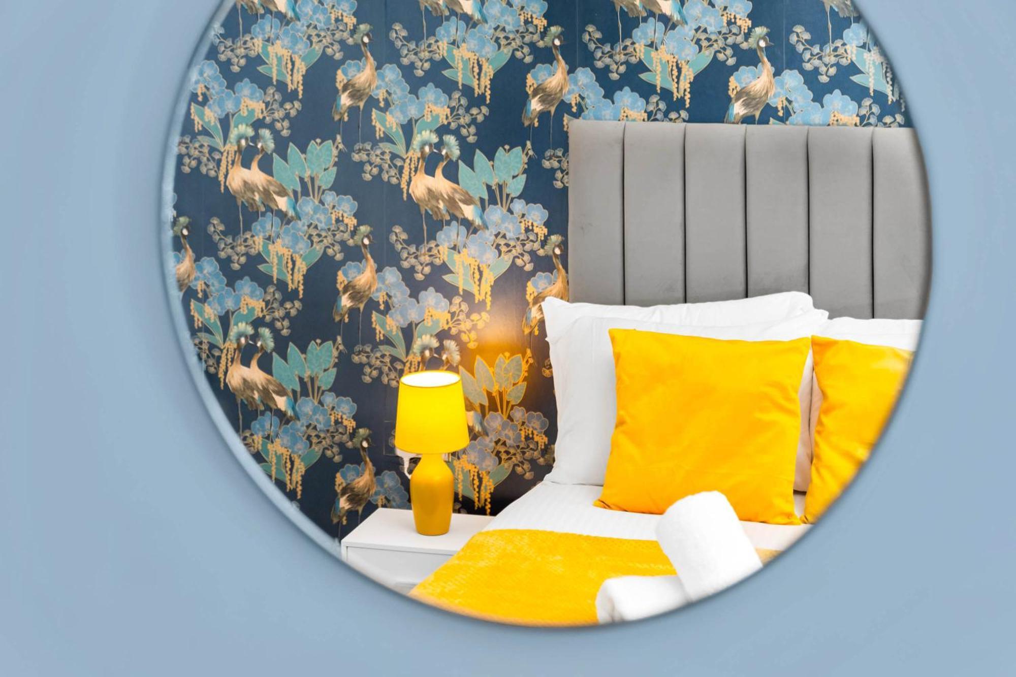 Modern 6-bedroom - Sleeps 12 - Parking - Garden 568p Birmingham