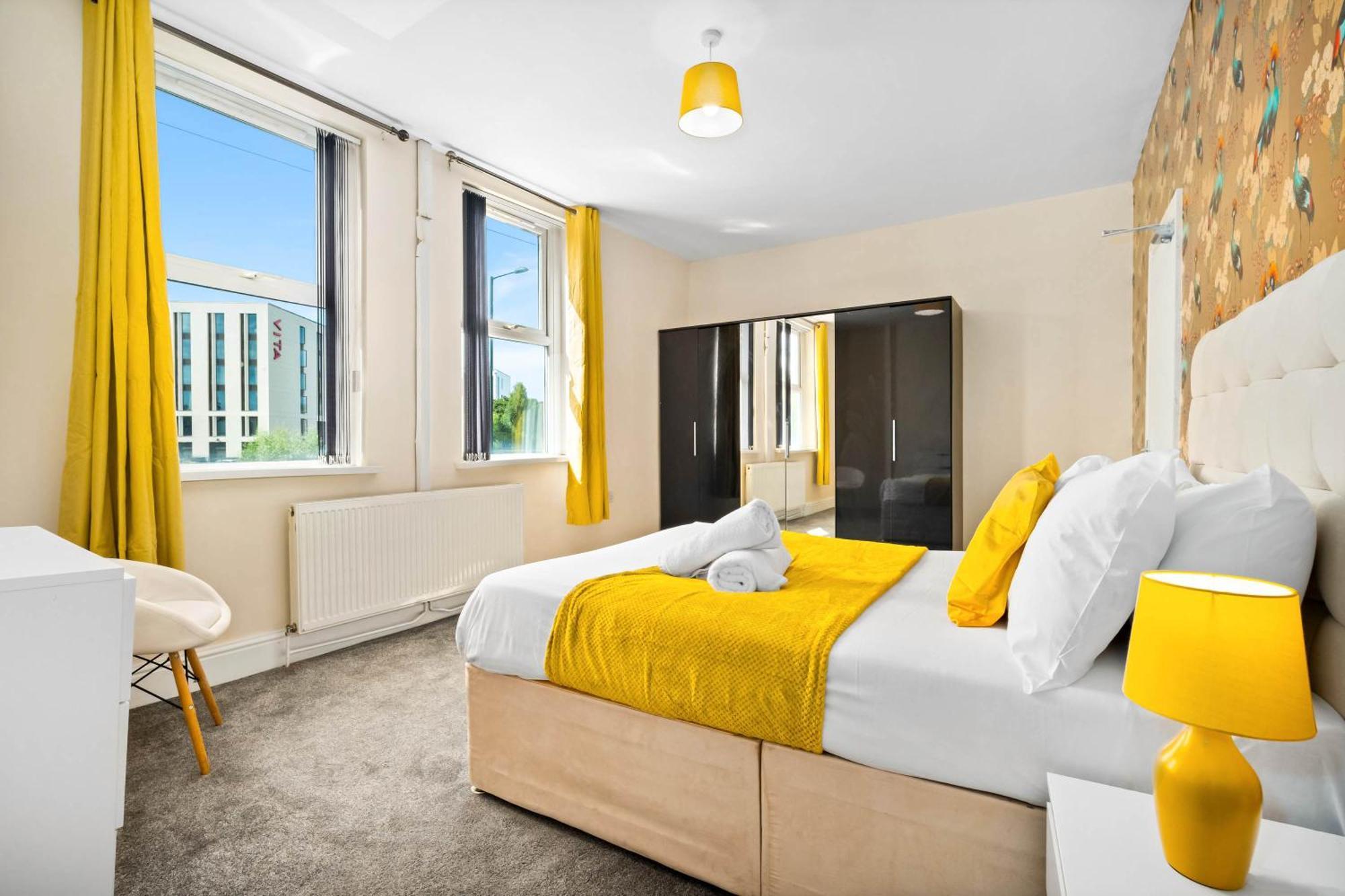 Modern 6-bedroom - Sleeps 12 - Parking - Garden 568p * Birmingham