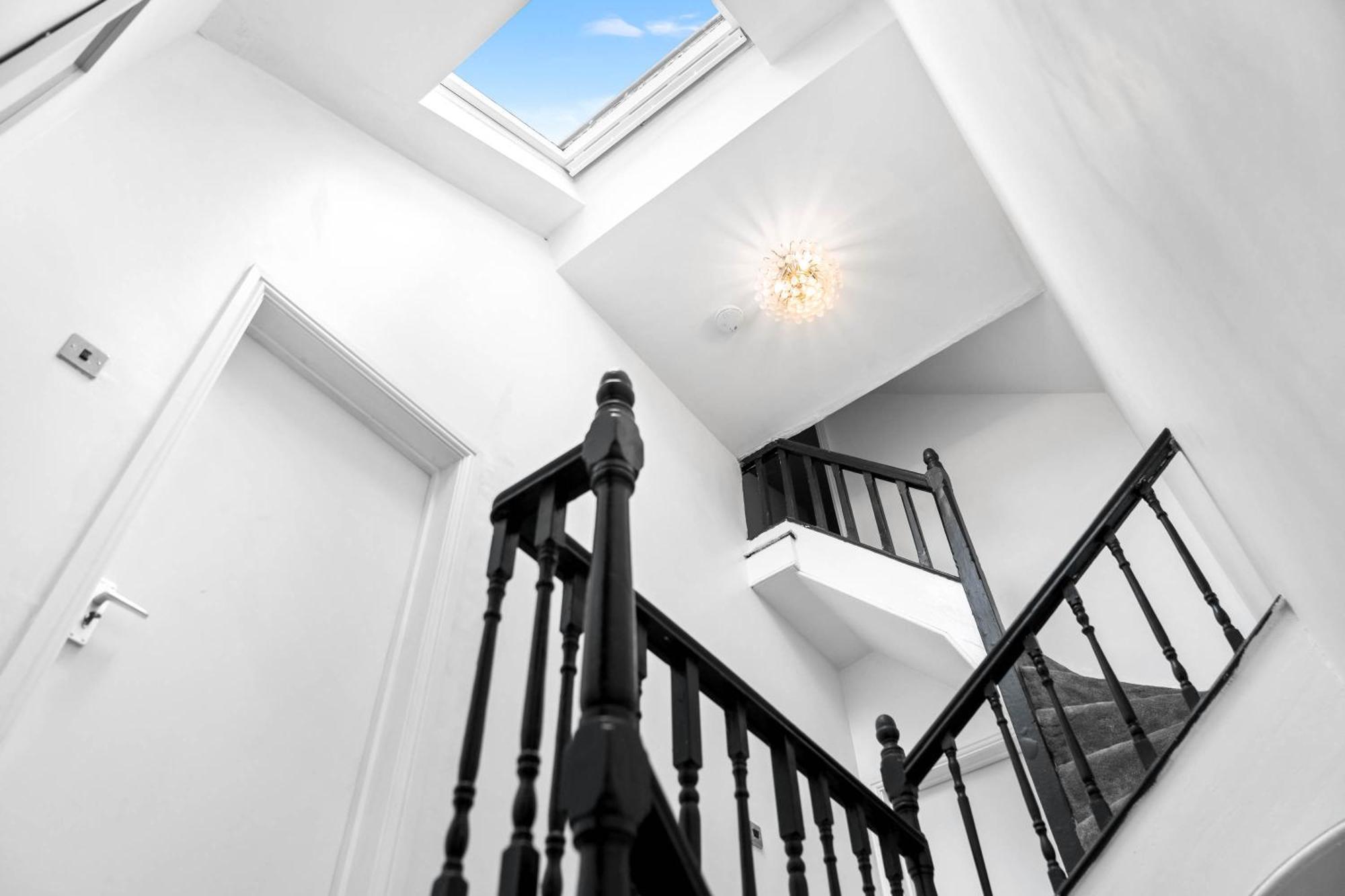 Modern 6-bedroom - Sleeps 12 - Parking - Garden 568p * Birmingham