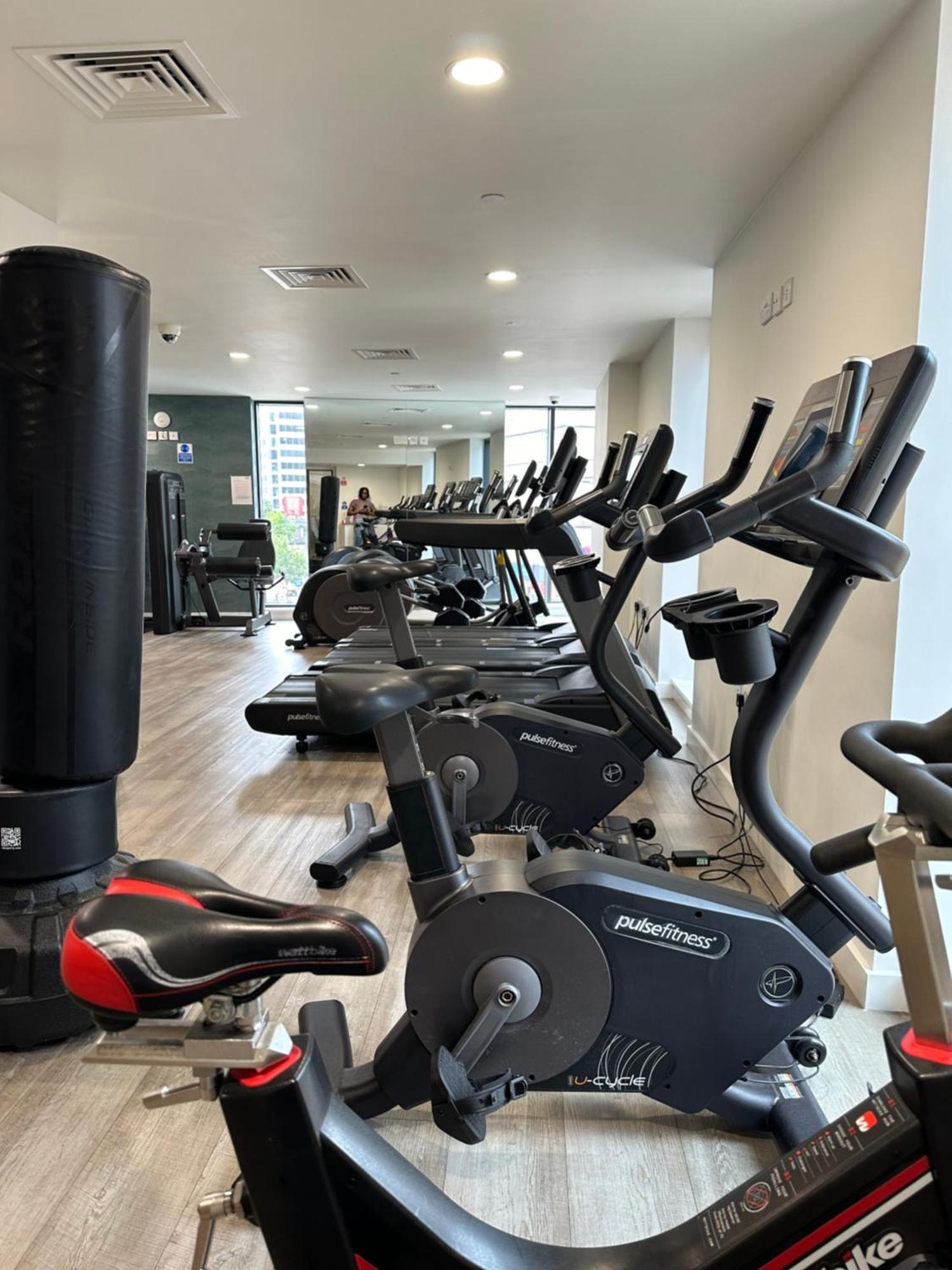 Apartment Cozy Centre With Free Parking And Free Gym *