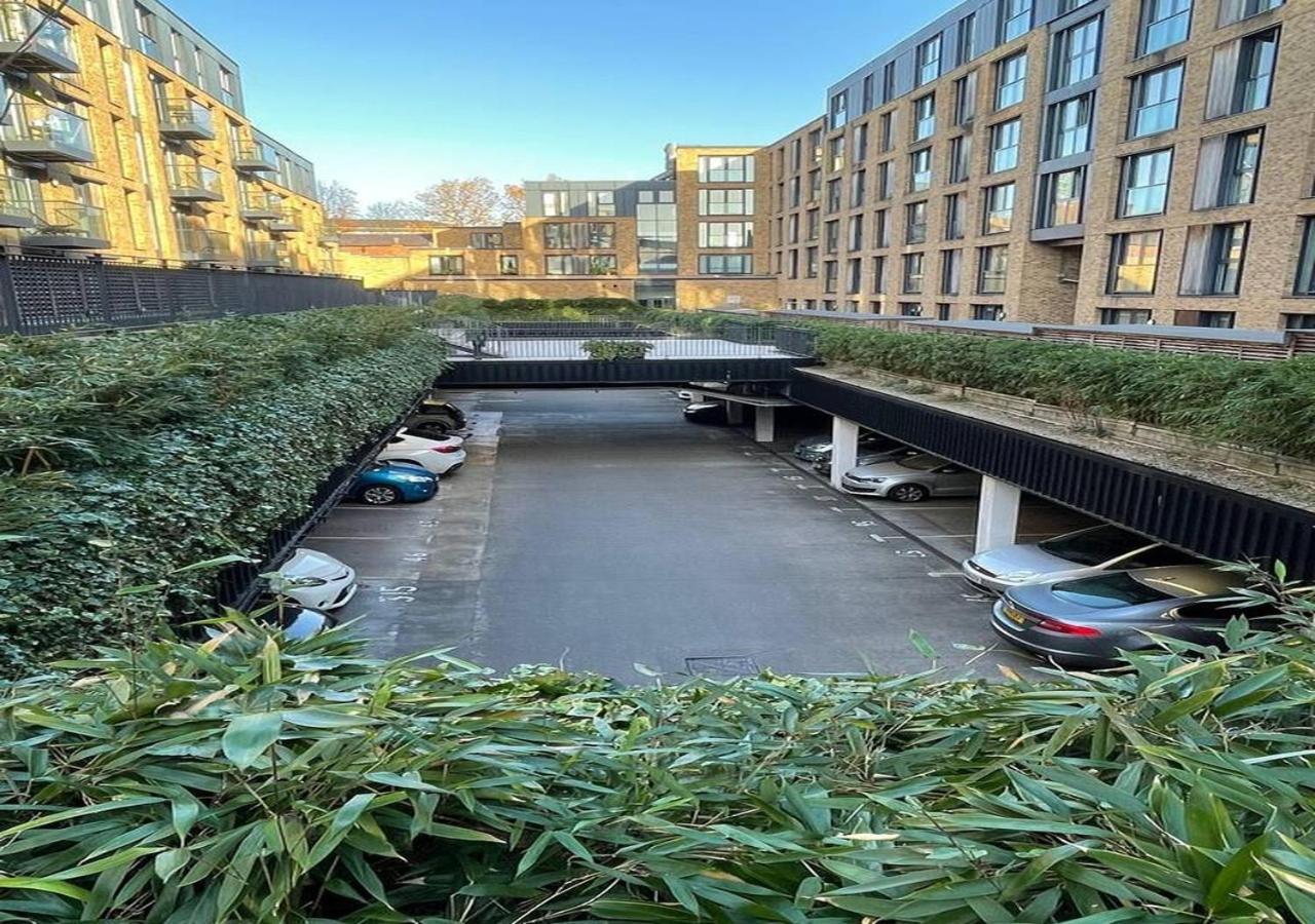 Spacious 1 Bed With Workspace, Coffee & Free Secure Parking Birmingham