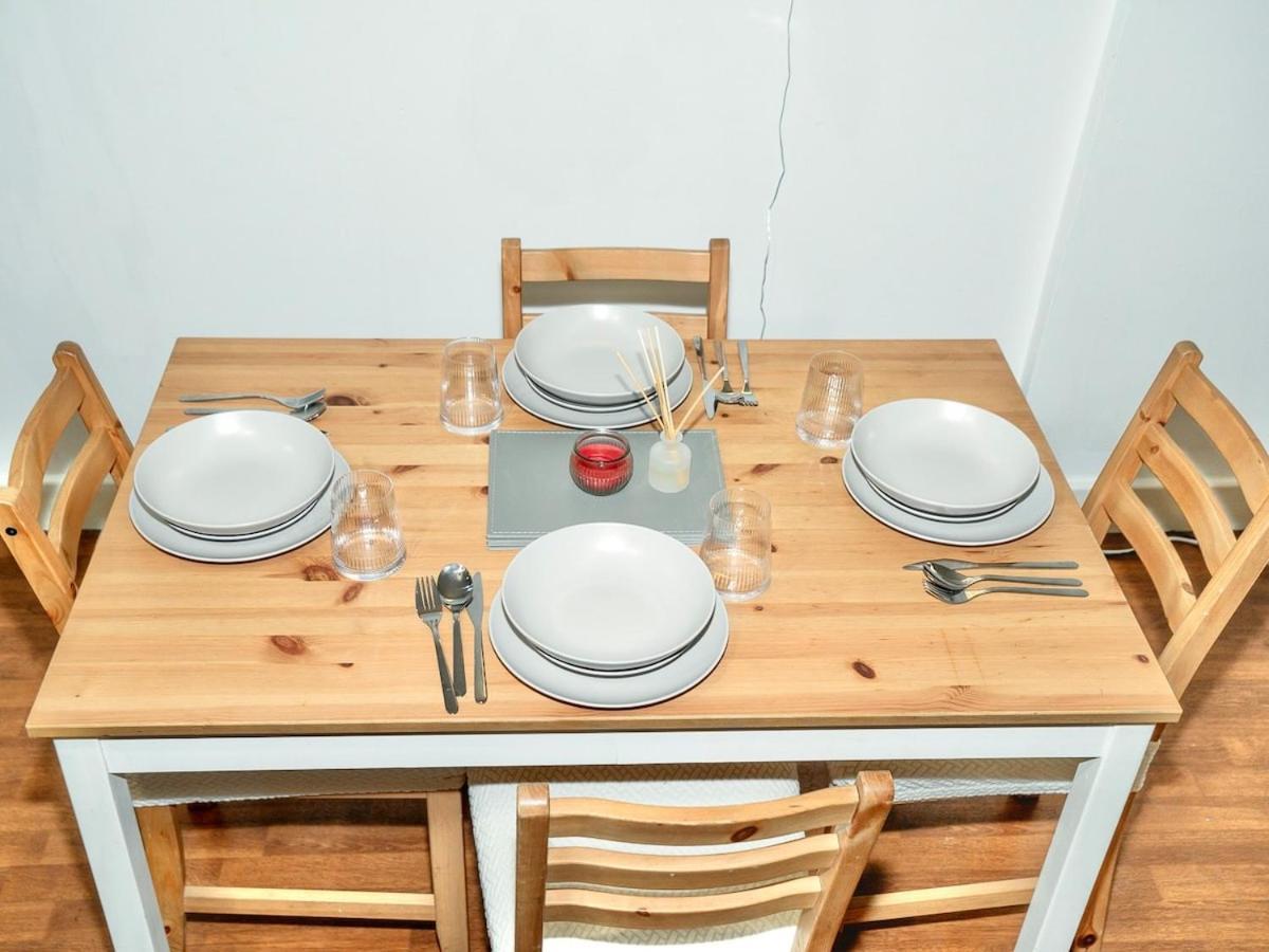 Casa Luxe 2 Bed Centre Free Parking & Outdoor Patio
