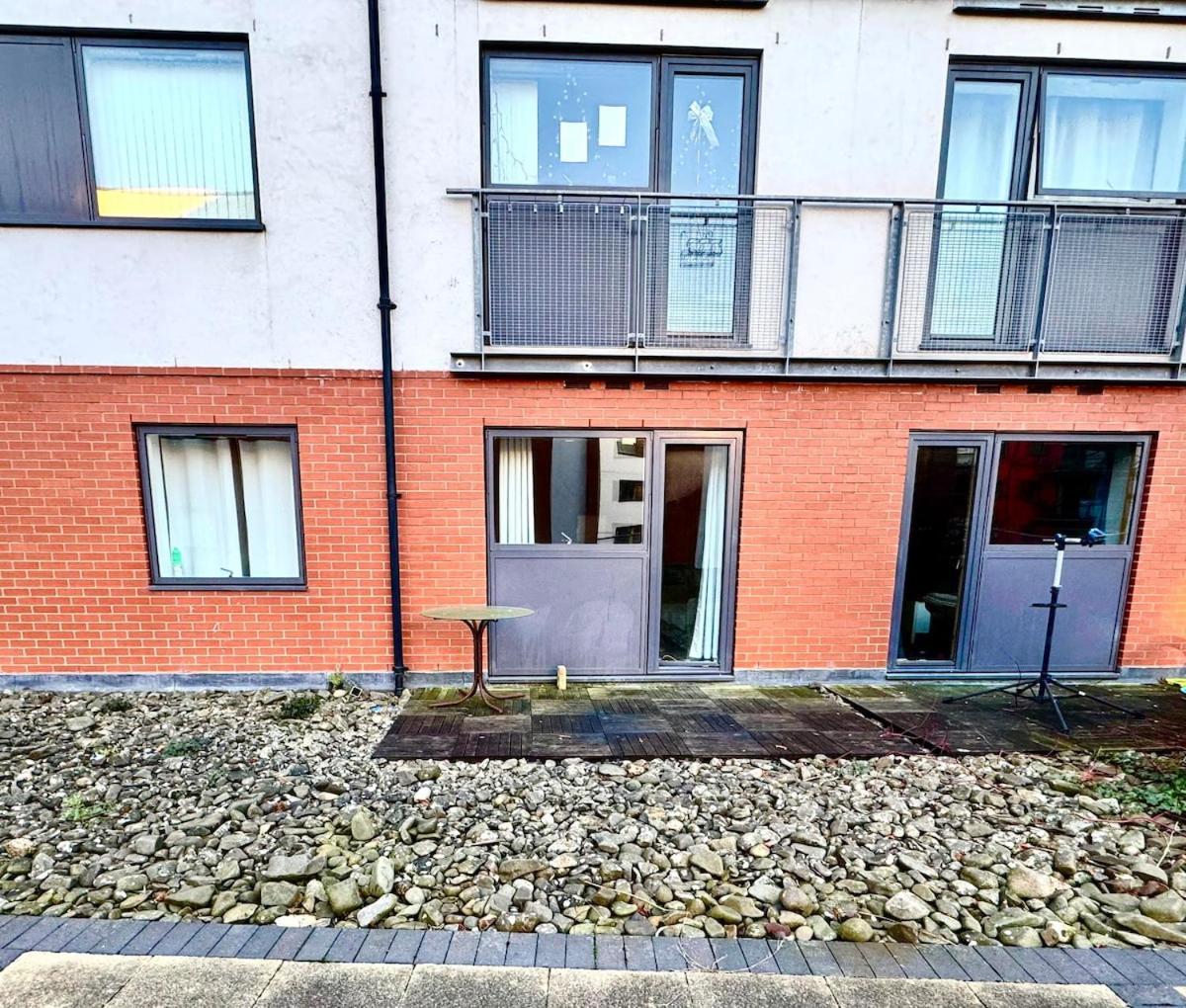 Casa Luxe 2 Bed Centre Free Parking & Outdoor Patio *