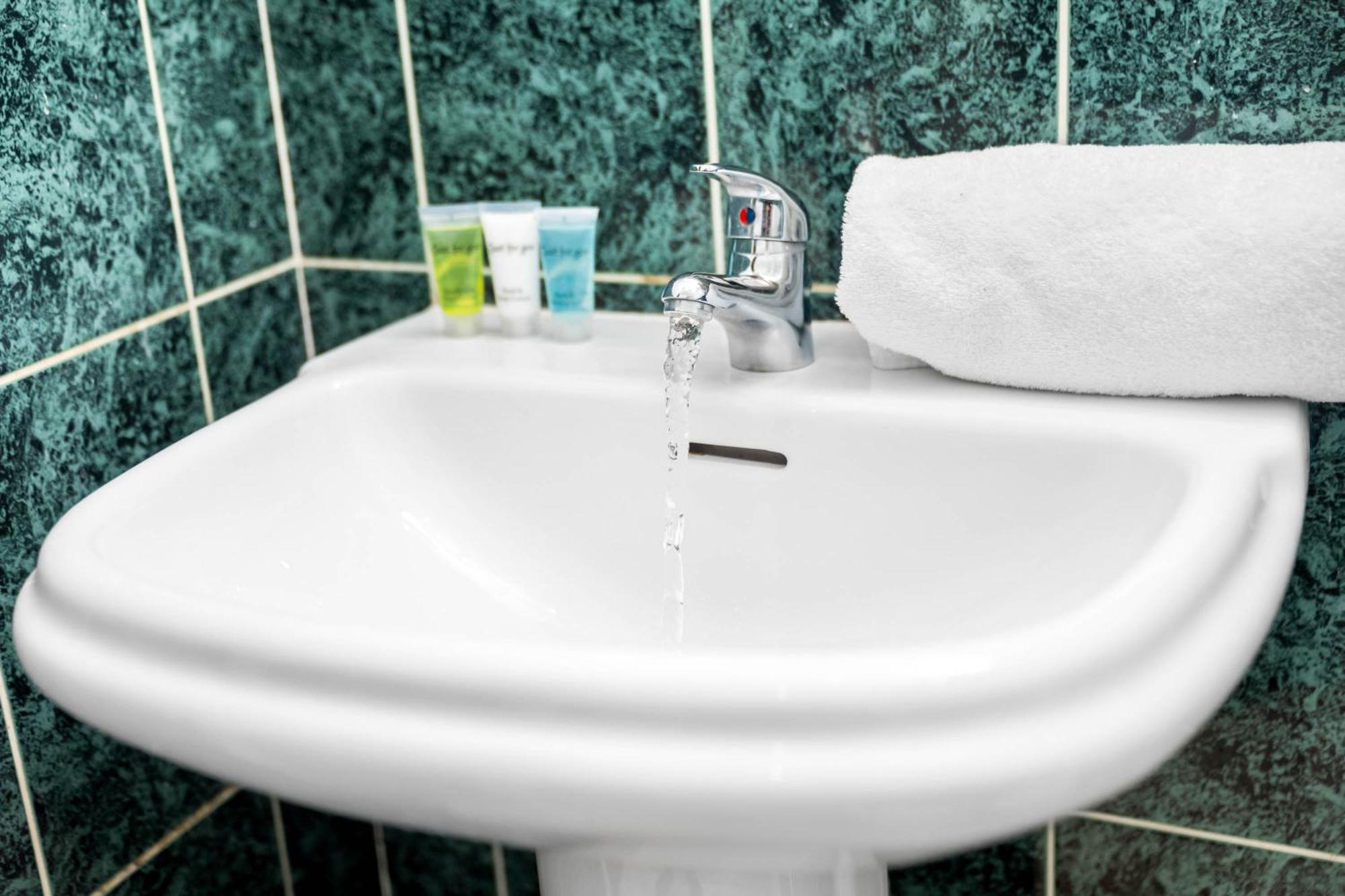 Luxury 2 Bedroom - Secure Parking - Jq - Pet Friendly 1la Apartment *