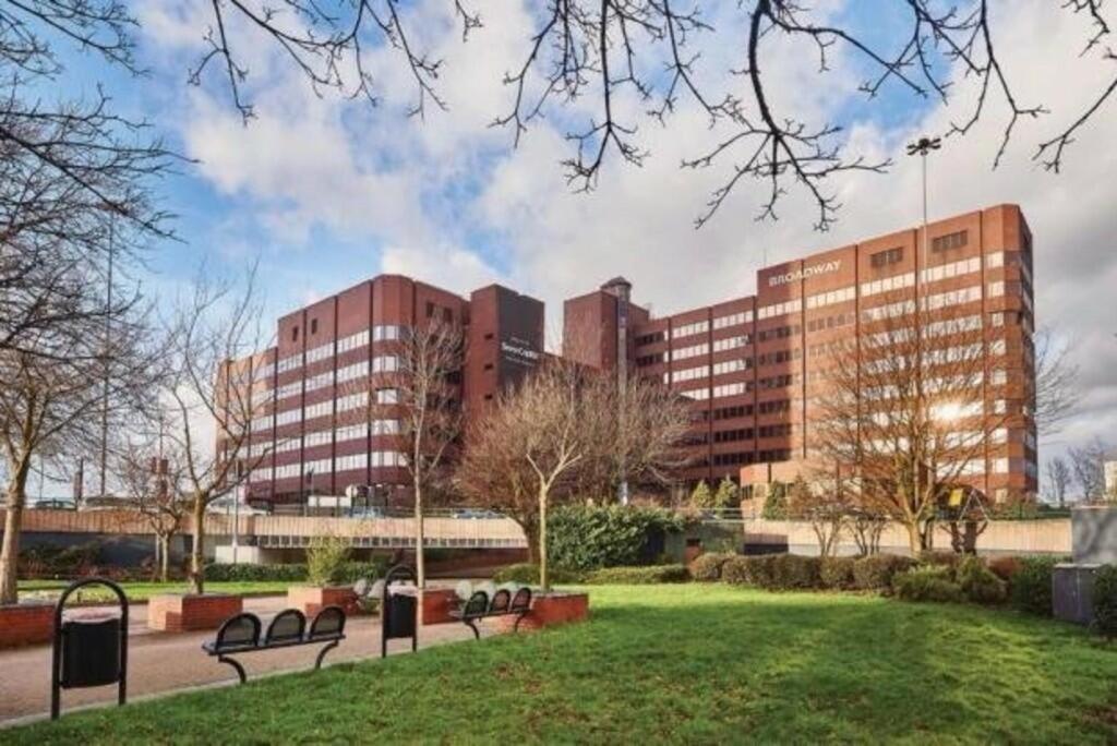 Modern 1 Bed In Bmh - Good Fit For Business Traveller