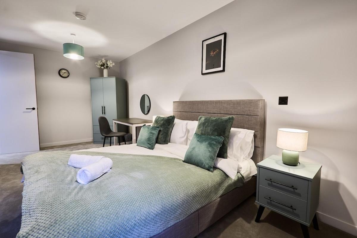 Stylish 1 Bedroom In *