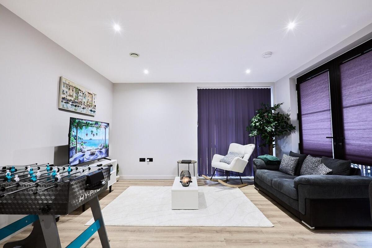 Stylish 1 Bedroom In *