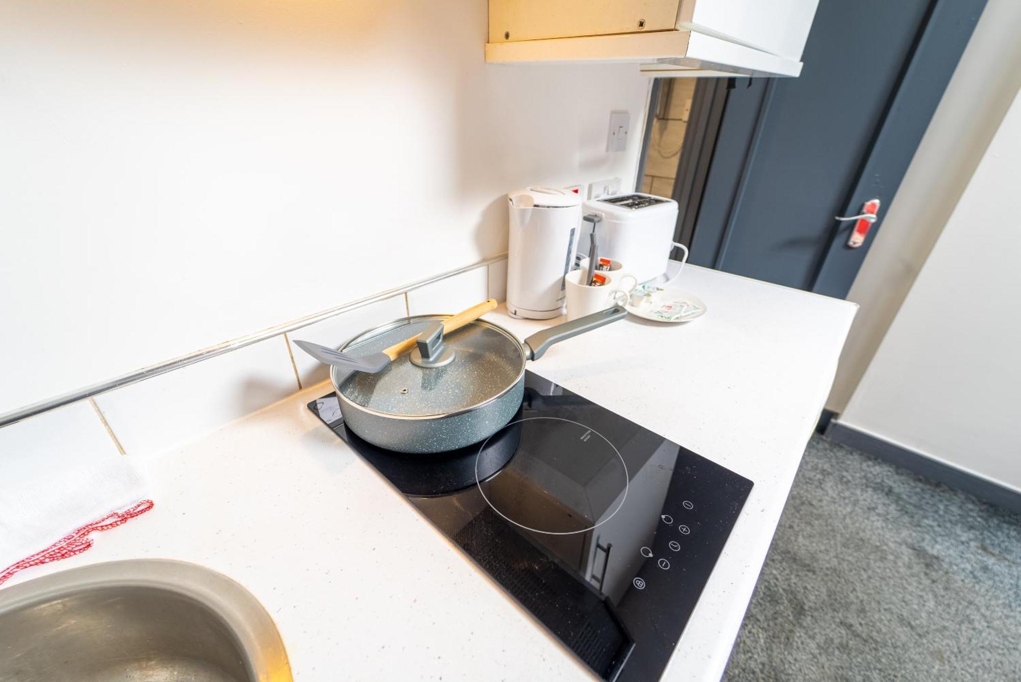 Equipped Compact Next To Uob And Qe Hospital! Apartment Birmingham