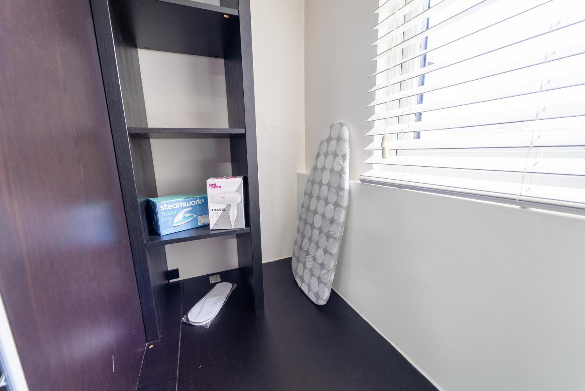 Apartment Equipped Compact Next To Uob And Qe Hospital! Birmingham