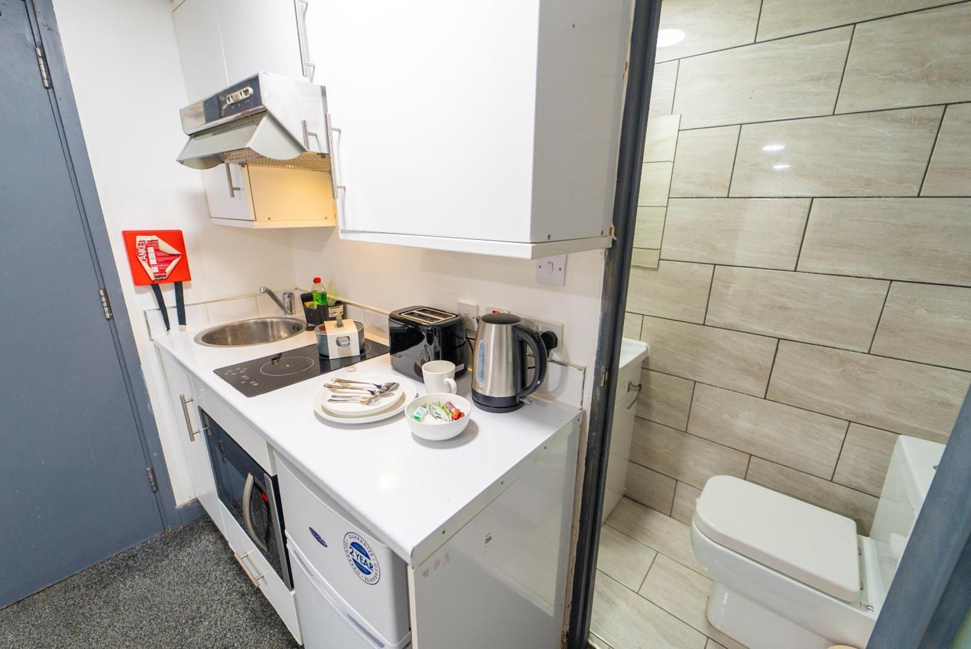 Equipped Compact Next To Uob And Qe Hospital! * Birmingham