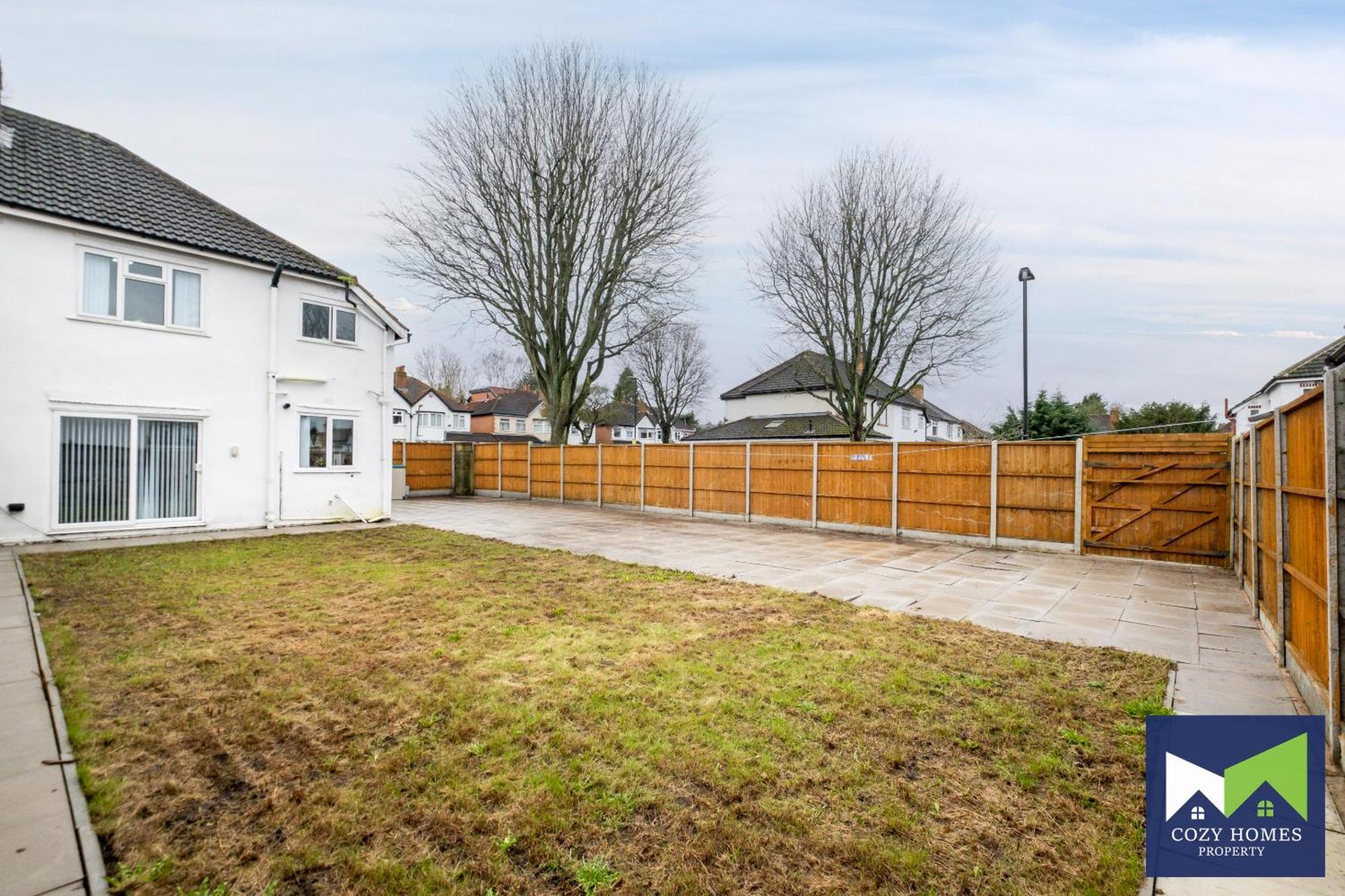 Modern-family-contractors-netflix-fast Wifi-private Parking-nec-hs2-jlr *
