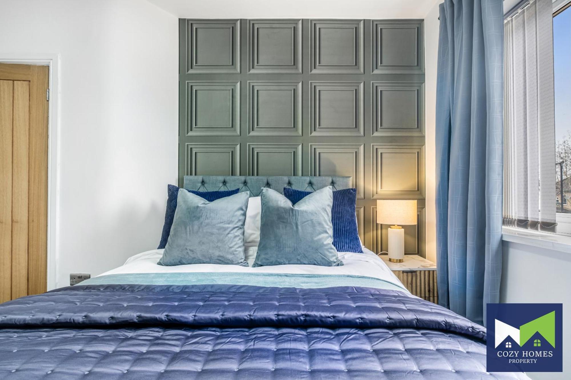 Modern-family-contractors-netflix-fast Wifi-private Parking-nec-hs2-jlr *