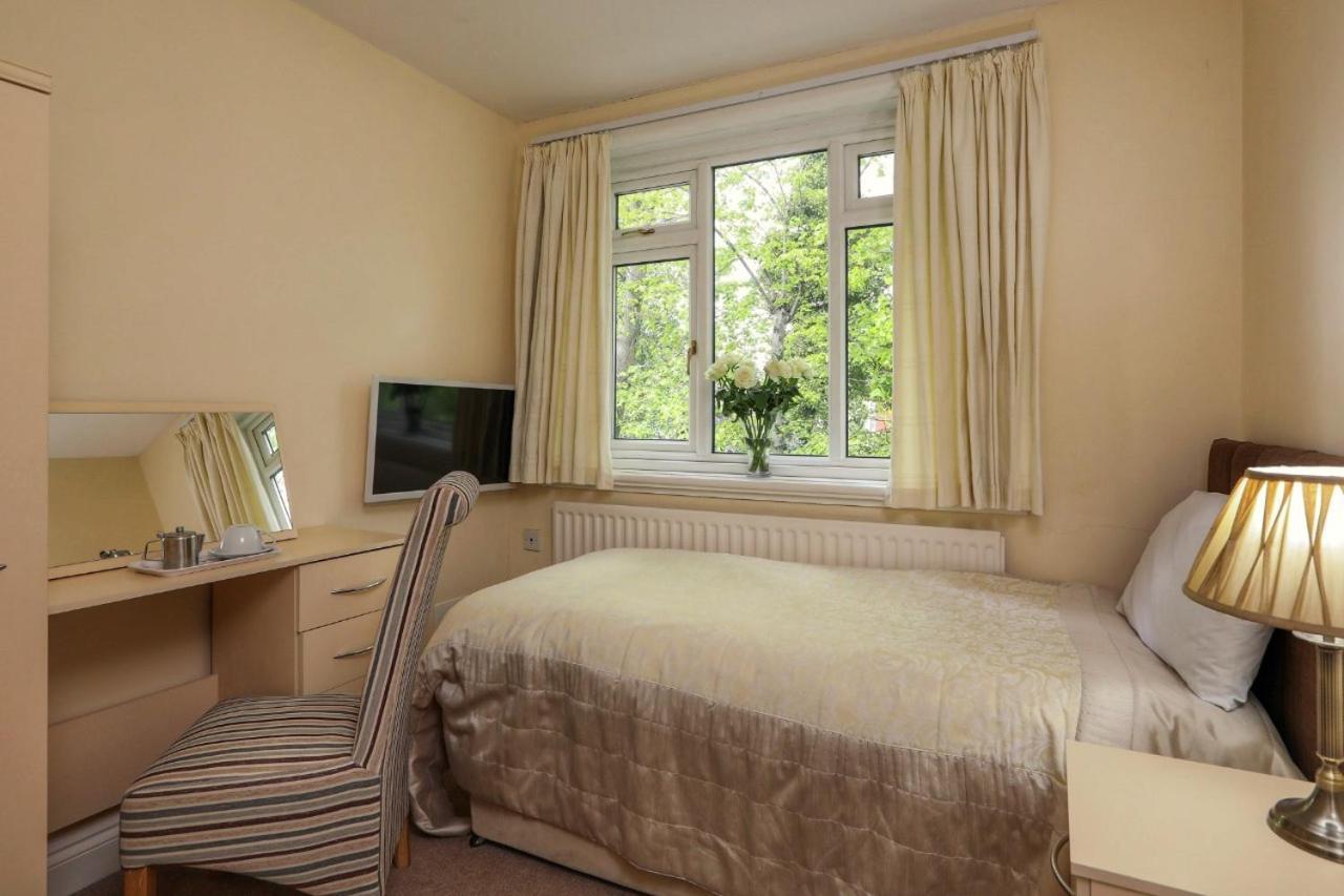 Westbourne Lodge *