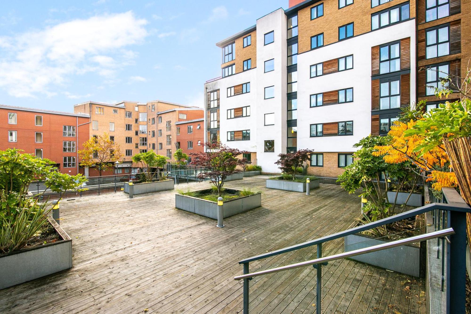 Mercury Centre Netflix Dedicated Workspace By Your Perfect Short Lets Birmingham