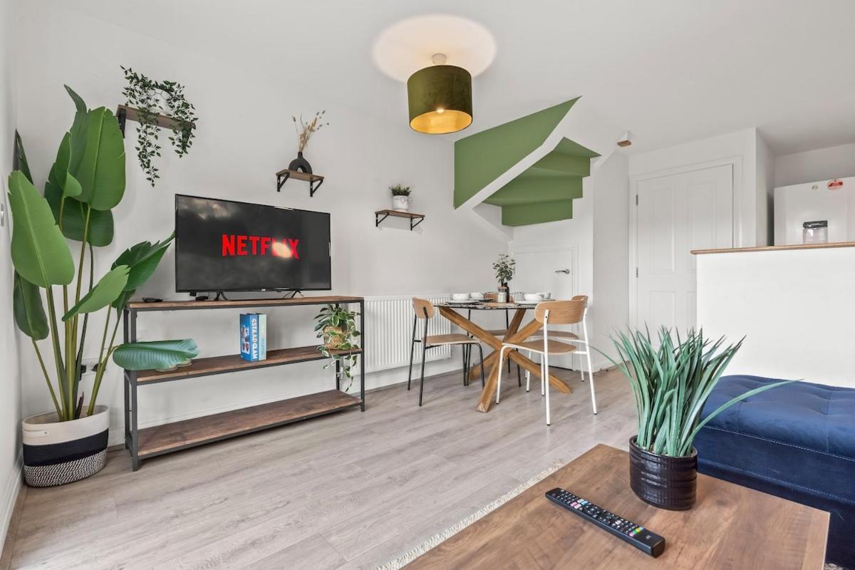 28 Luxury 5bdr House Sleeps 11 Bham Cc Parking Holiday home Birmingham