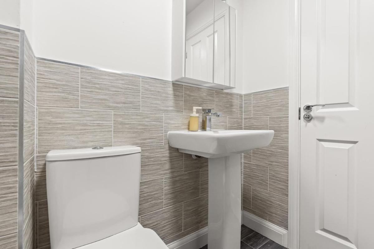 Holiday home 28 Luxury 5bdr House Sleeps 11 Bham Cc Parking Birmingham