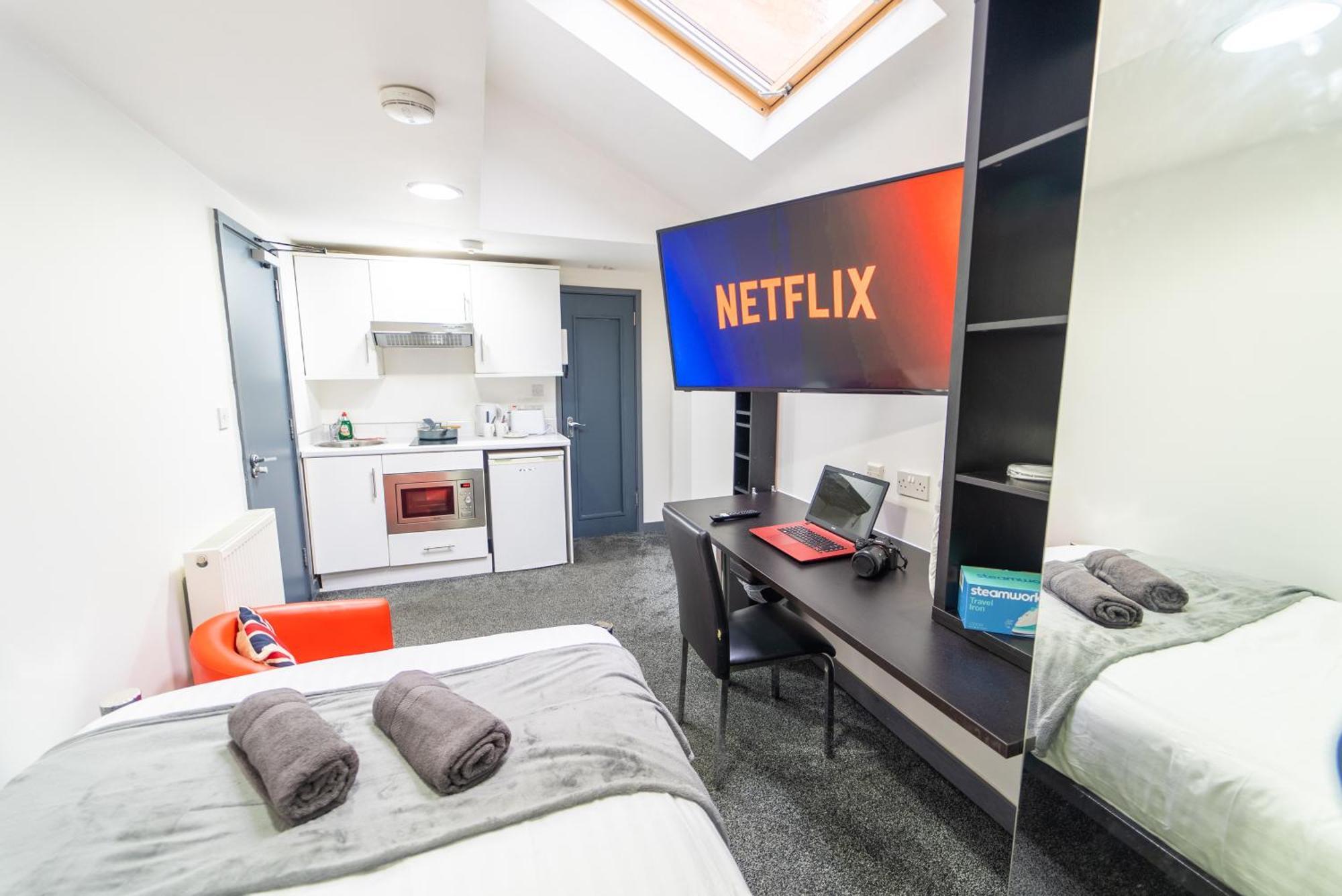 Equipped Compact Next To Uob And Qe Hospital! Birmingham