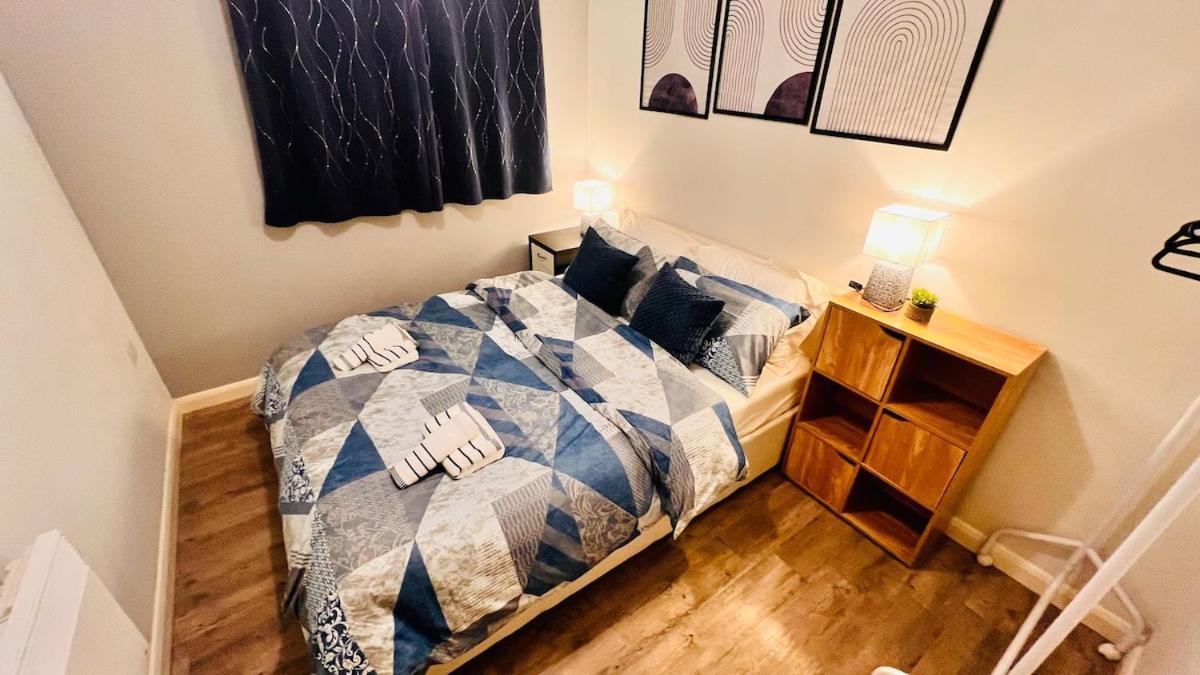 Apartment Entire 2br Centre Skyline With Parking *