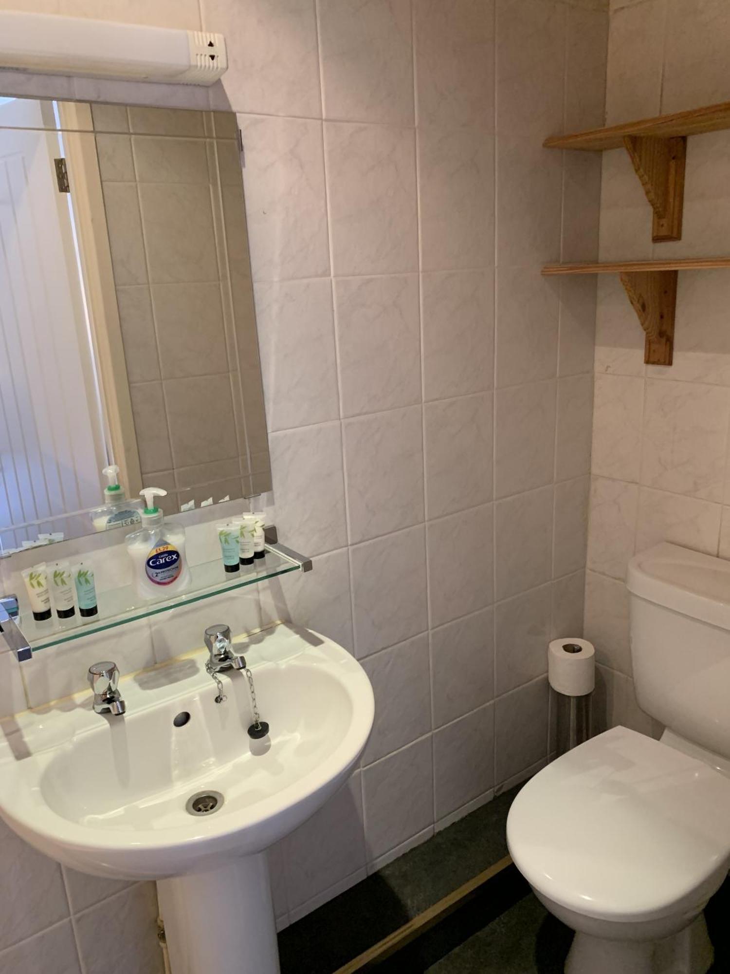 Old Farm Hotel 3*