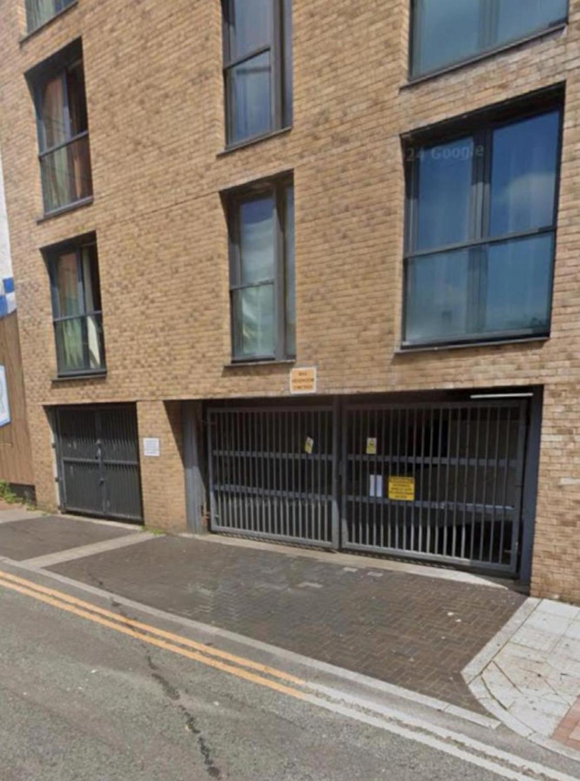 Cosy Arcadian Centre - Free Parking Apartment