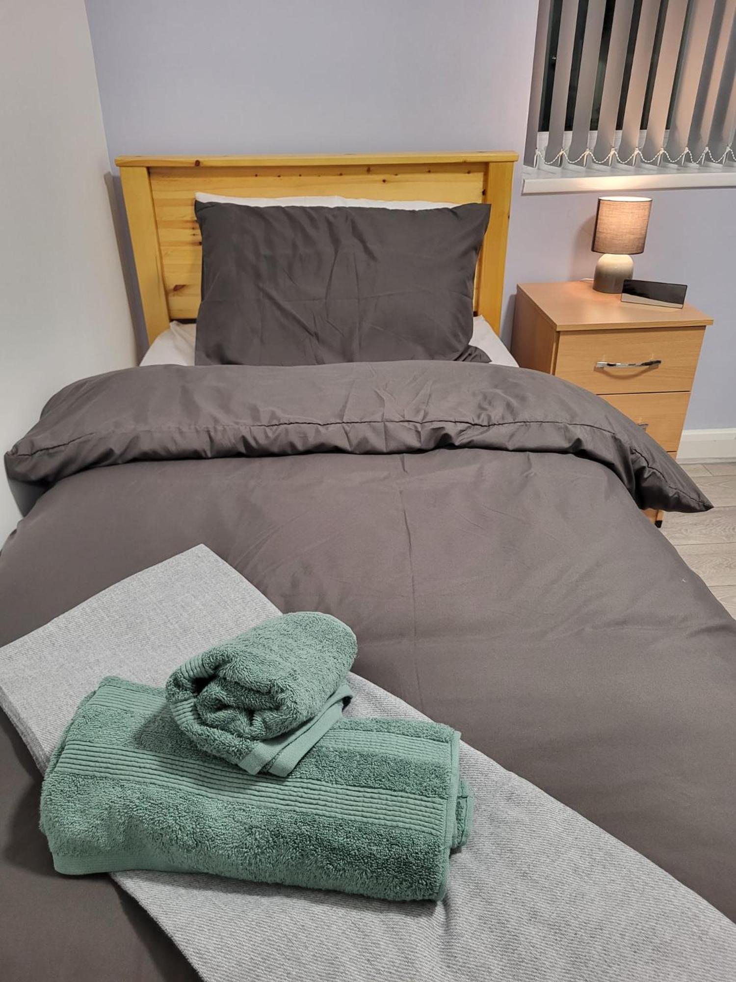Prime Retreats - Flynn House Hostel *
